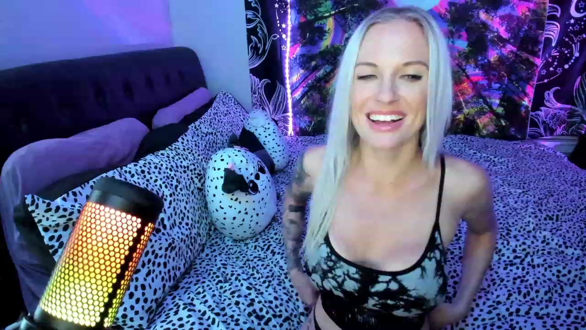 Gallery image thumbnail from Xo_belle's myfreecams stream on, 05/24/2023, 09:20 image 1 of 20