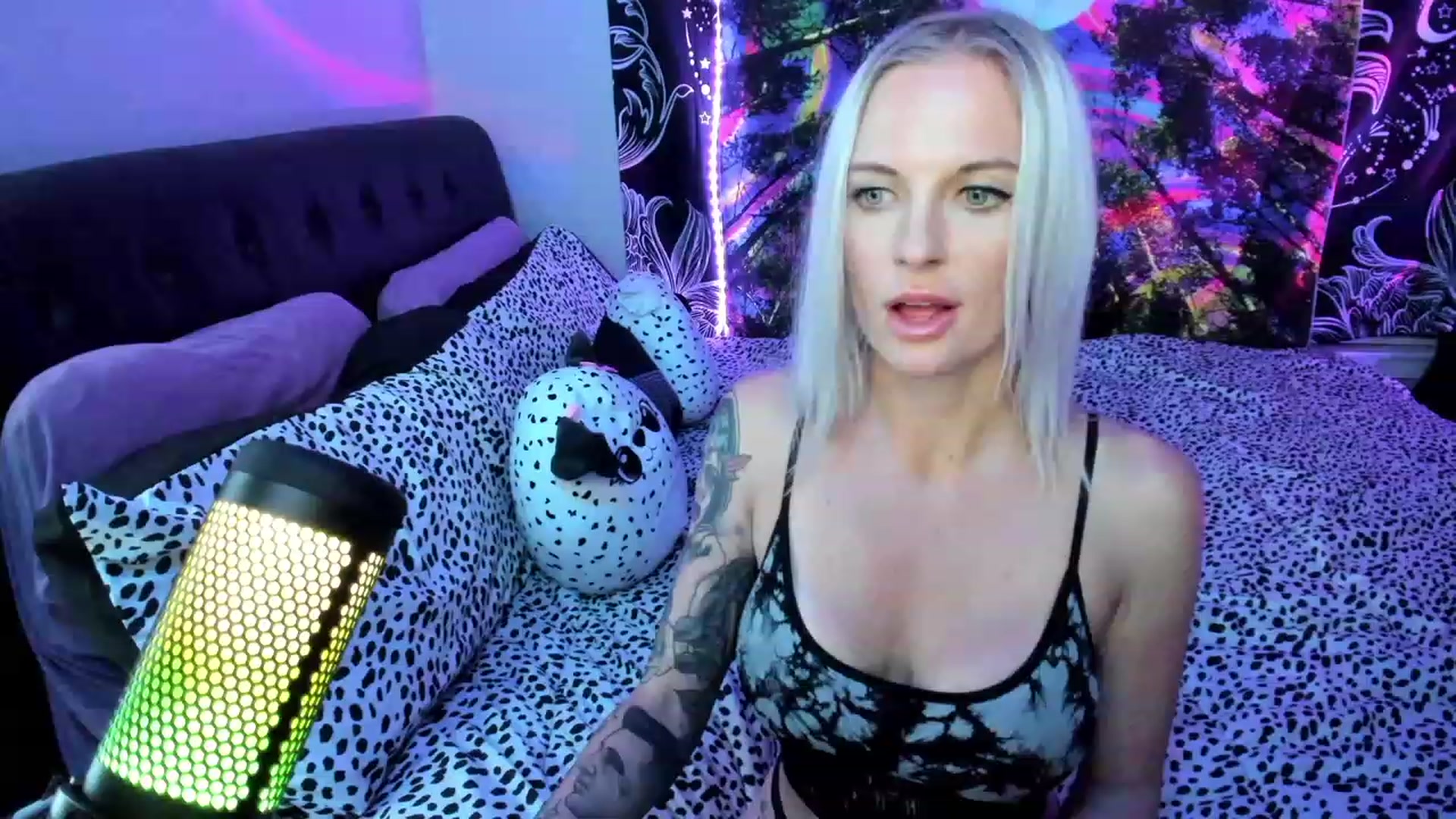 Gallery image thumbnail from Xo_belle's myfreecams stream on, 05/24/2023, 09:20 image 4 of 20