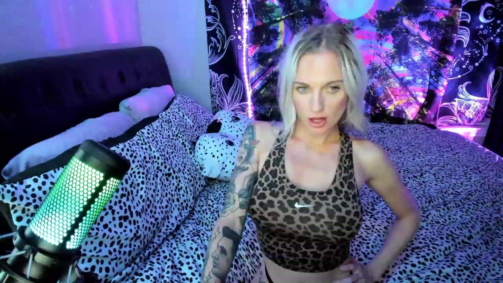 Gallery image thumbnail from Xo_belle's myfreecams stream on, 05/25/2023, 06:19 image 13 of 20