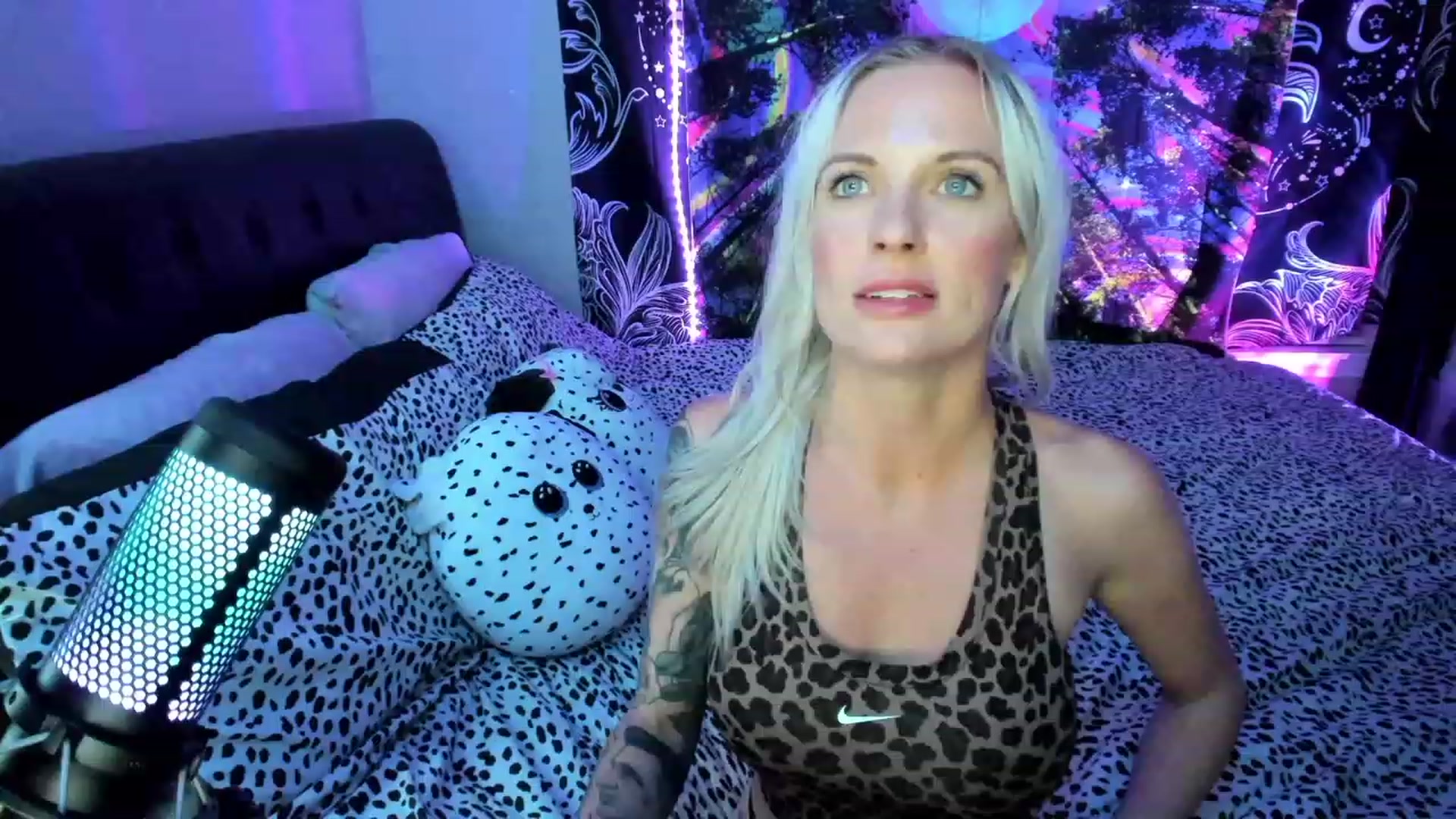 Gallery image thumbnail from Xo_belle's myfreecams stream on, 05/25/2023, 06:19 image 16 of 20