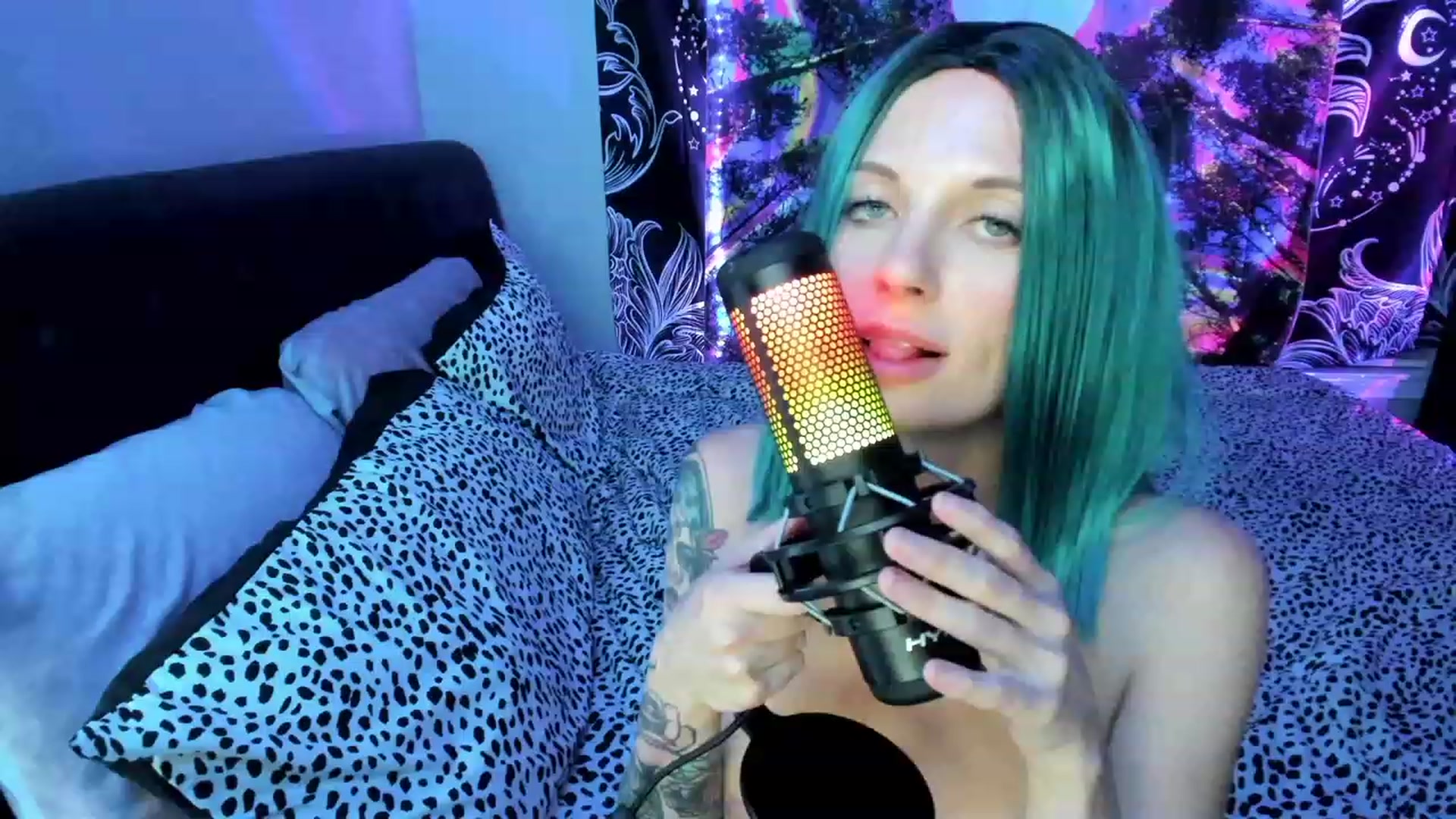Gallery image thumbnail from Xo_belle's myfreecams stream on, 05/26/2023, 08:33 image 12 of 20