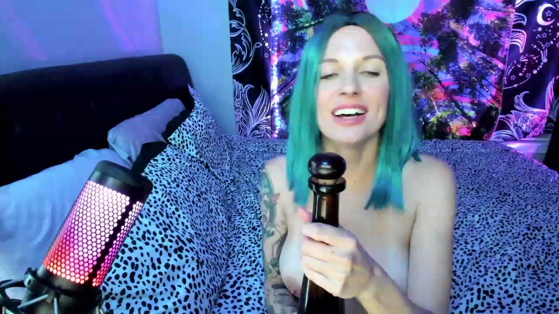 Gallery image thumbnail from Xo_belle's myfreecams stream on, 05/26/2023, 08:33 image 15 of 20
