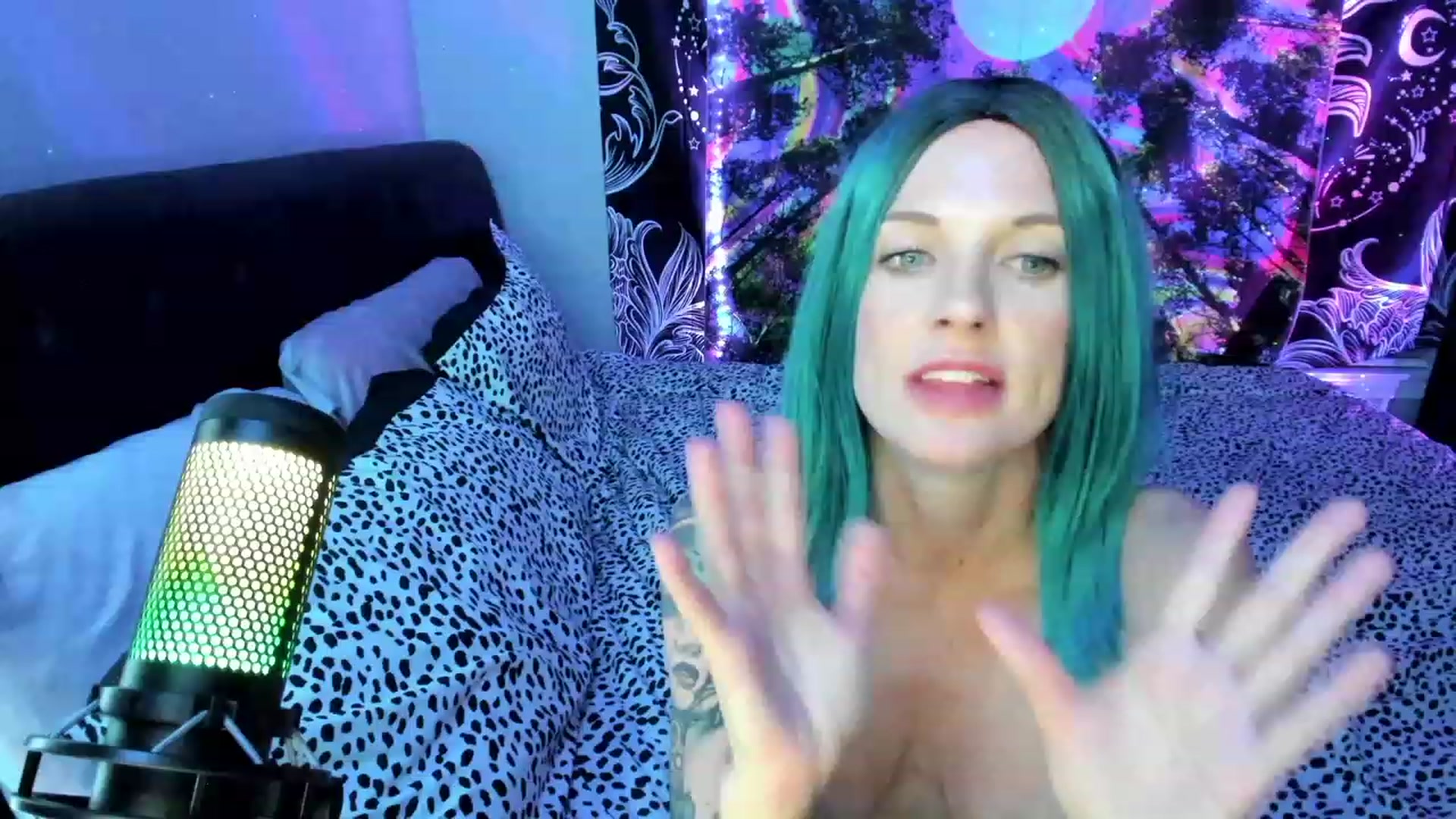 Gallery image thumbnail from Xo_belle's myfreecams stream on, 05/26/2023, 08:33 image 9 of 20