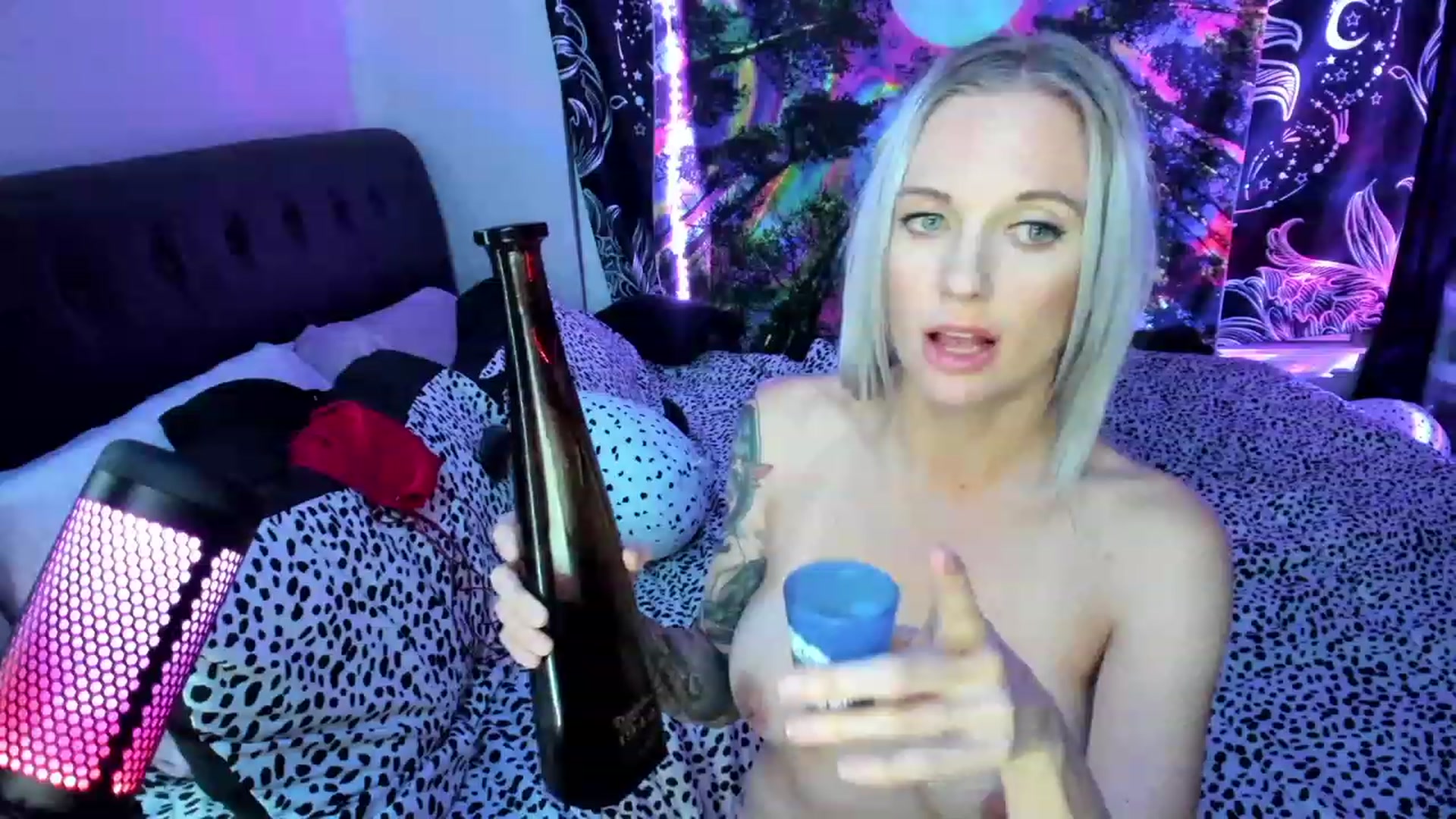 Gallery image thumbnail from Xo_belle's myfreecams stream on, 05/28/2023, 07:53 image 19 of 20