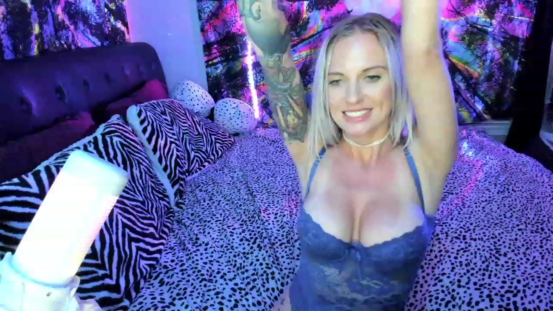 Gallery image thumbnail from Xo_belle's myfreecams stream on, 06/04/2023, 08:17 image 12 of 20