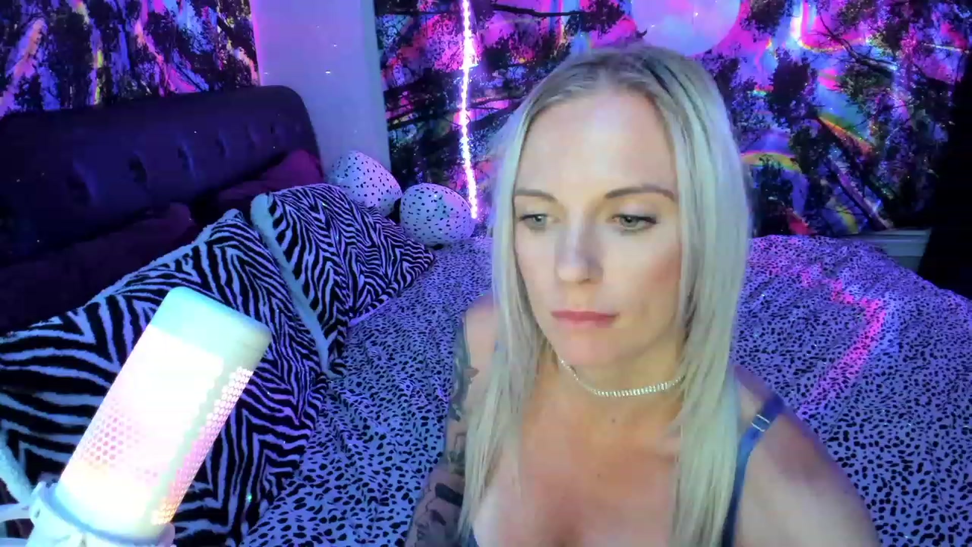 Gallery image thumbnail from Xo_belle's myfreecams stream on, 06/04/2023, 08:17 image 20 of 20