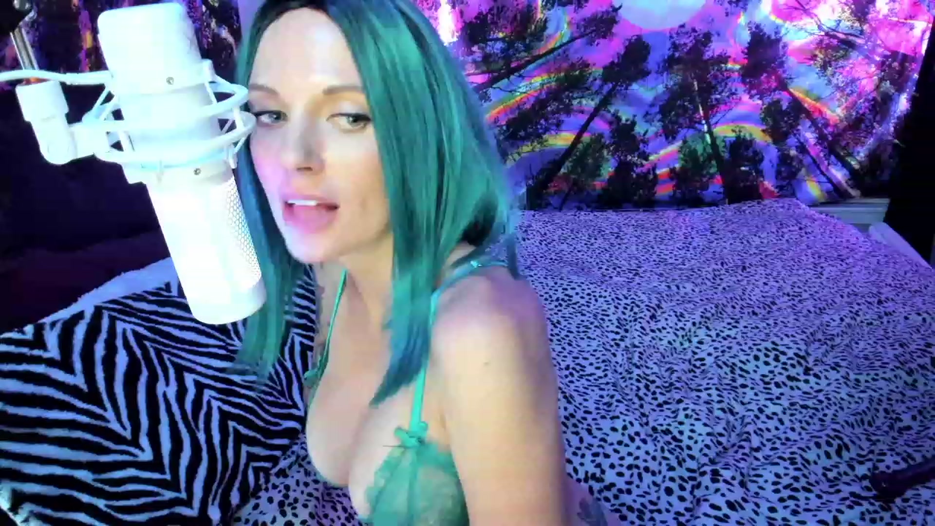 Gallery image thumbnail from Xo_belle's myfreecams stream on, 06/05/2023, 06:29 image 10 of 20