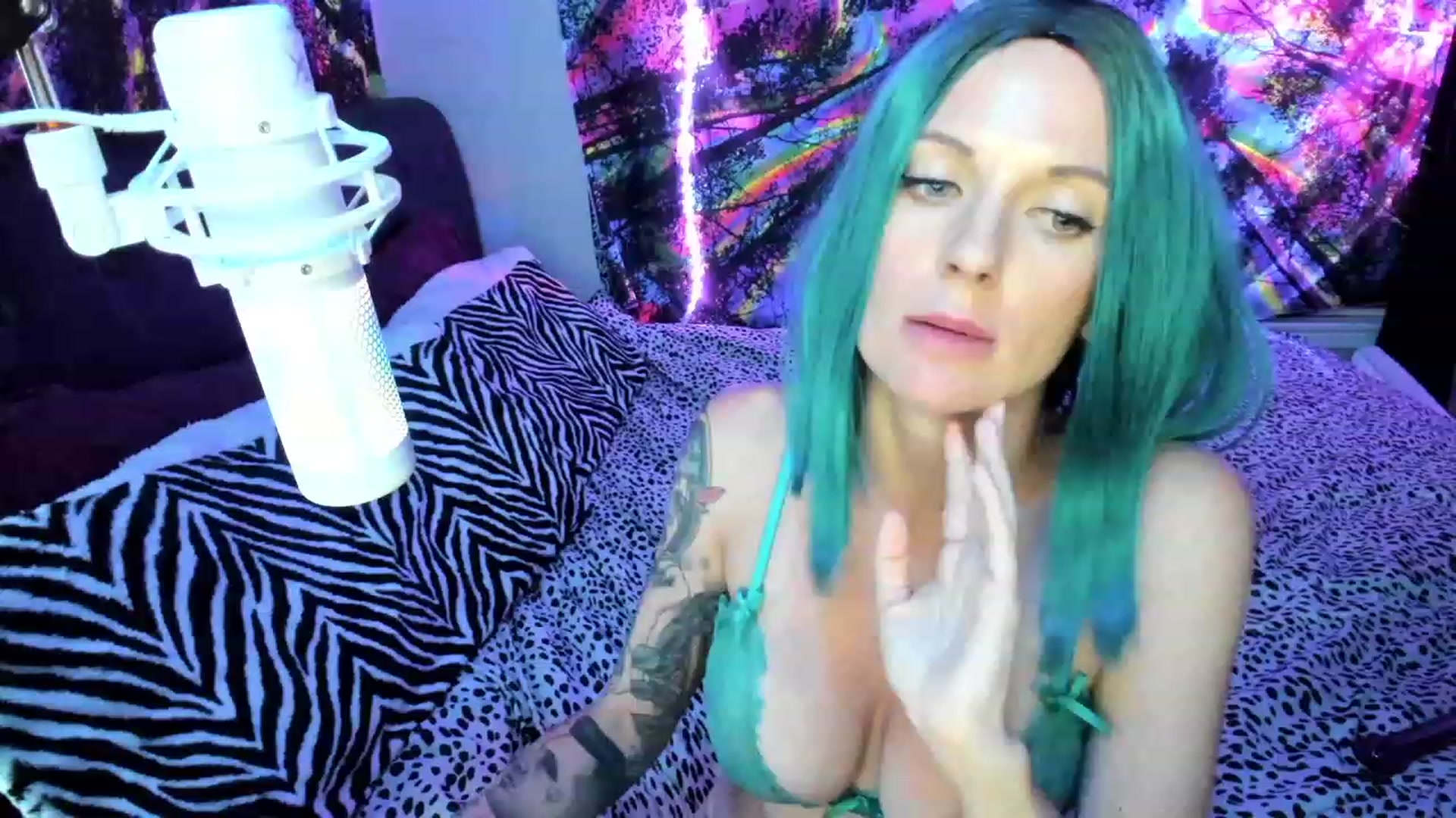 Gallery image thumbnail from Xo_belle's myfreecams stream on, 06/05/2023, 06:29 image 13 of 20