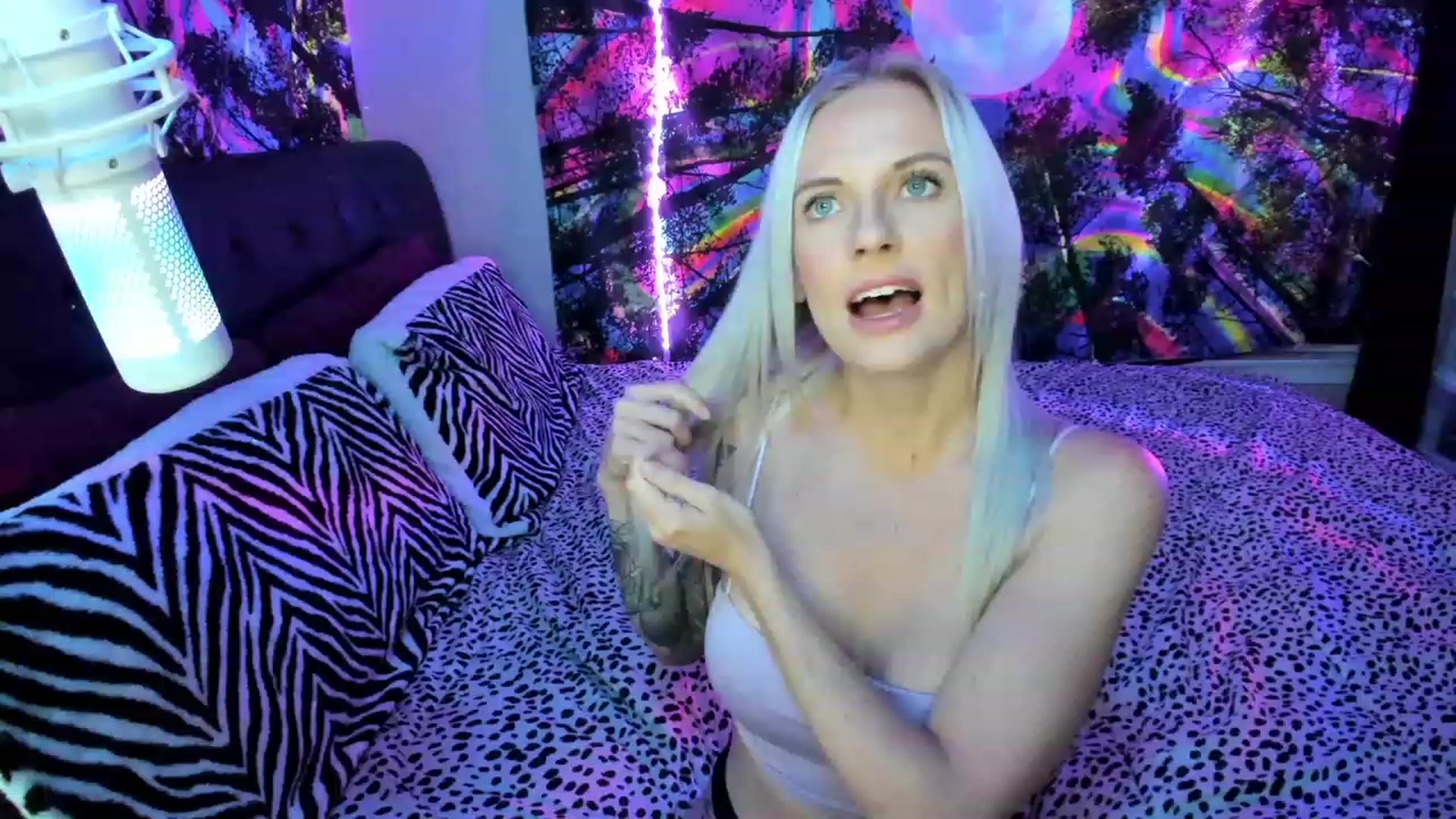 Gallery image thumbnail from Xo_belle's myfreecams stream on, 06/08/2023, 05:14 image 17 of 20
