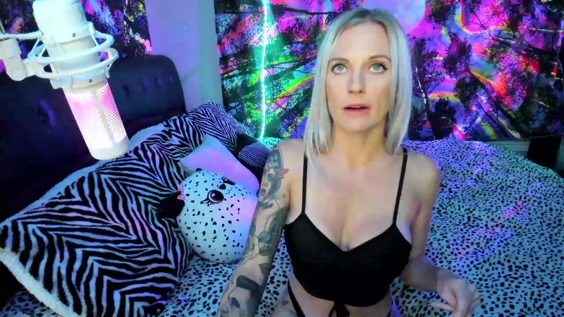 Gallery image thumbnail from Xo_belle's myfreecams stream on, 06/09/2023, 05:20 image 17 of 20