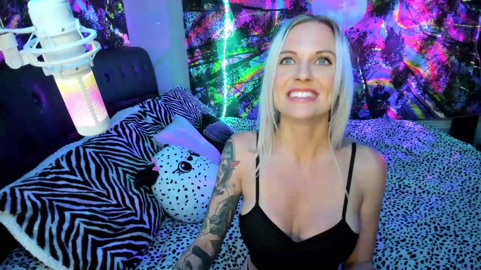 Gallery image thumbnail from Xo_belle's myfreecams stream on, 06/09/2023, 05:20 image 20 of 20