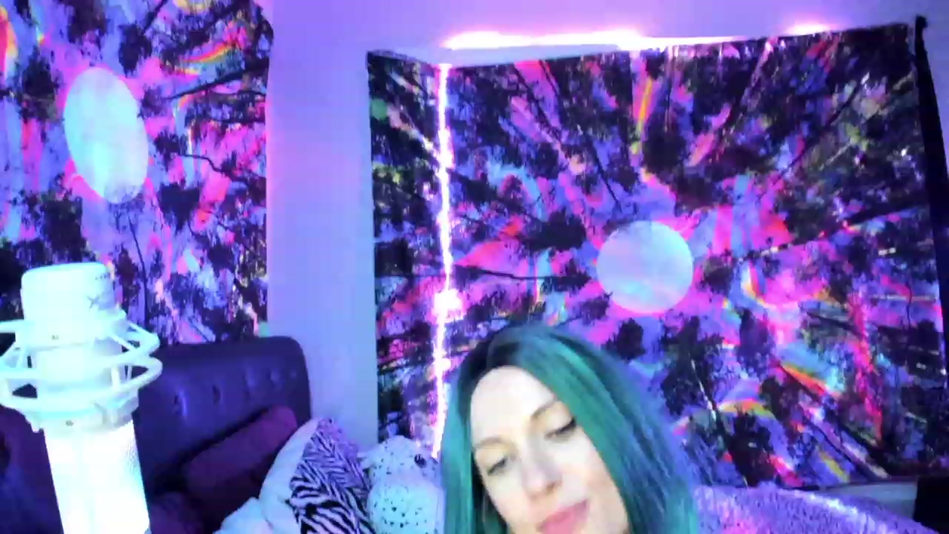 Gallery image thumbnail from Xo_belle's myfreecams stream on, 06/12/2023, 08:47 image 19 of 20