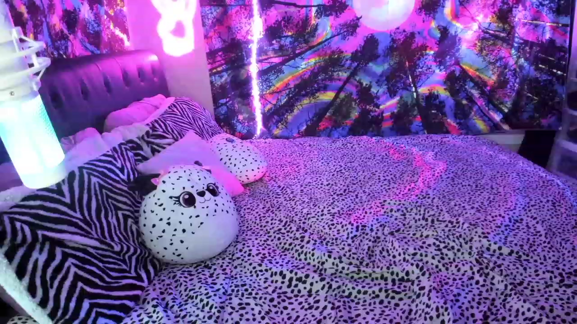 Gallery image thumbnail from Xo_belle's myfreecams stream on, 06/18/2023, 10:19 image 5 of 20
