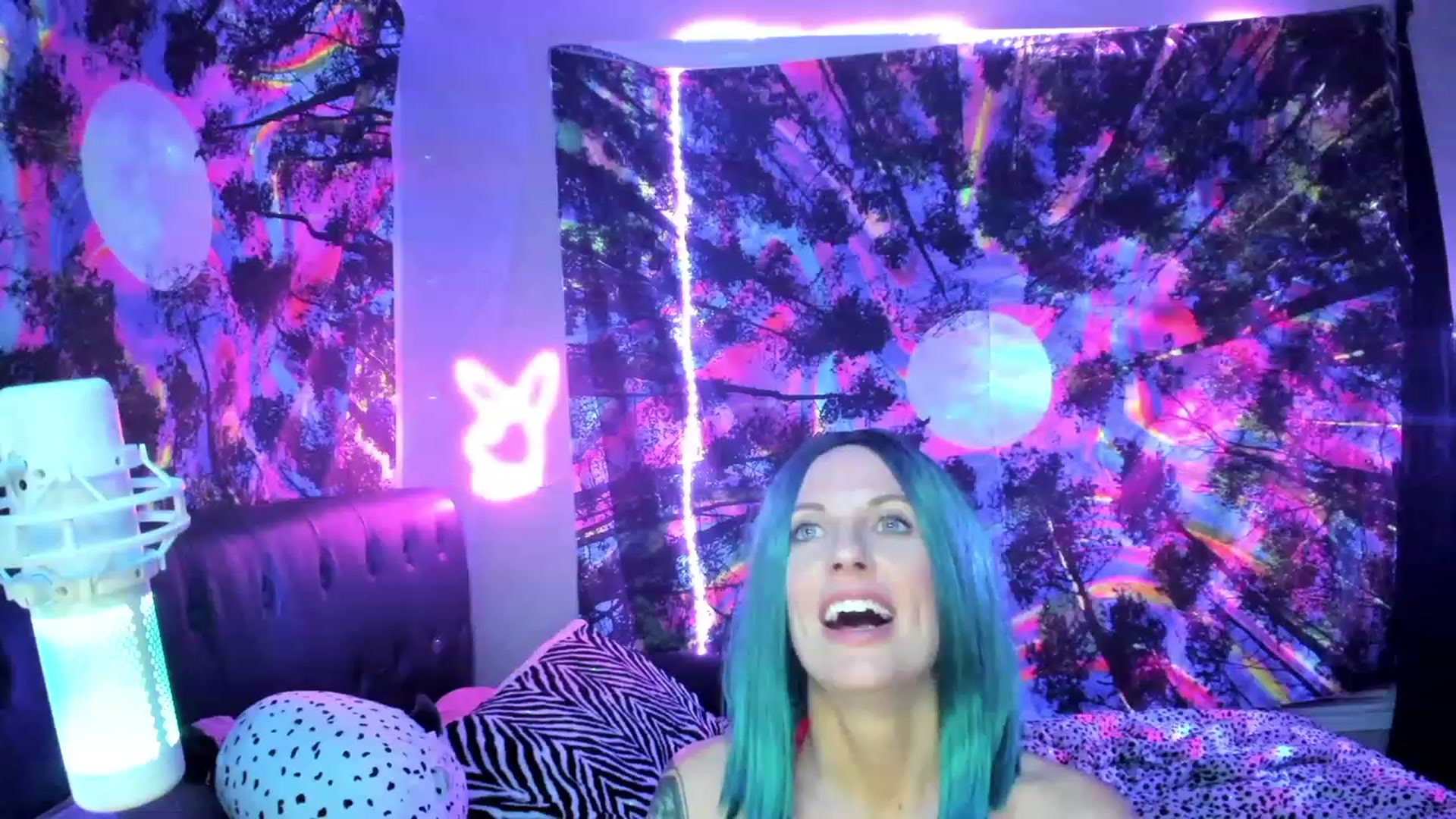 Gallery image thumbnail from Xo_belle's myfreecams stream on, 06/19/2023, 10:32 image 9 of 20