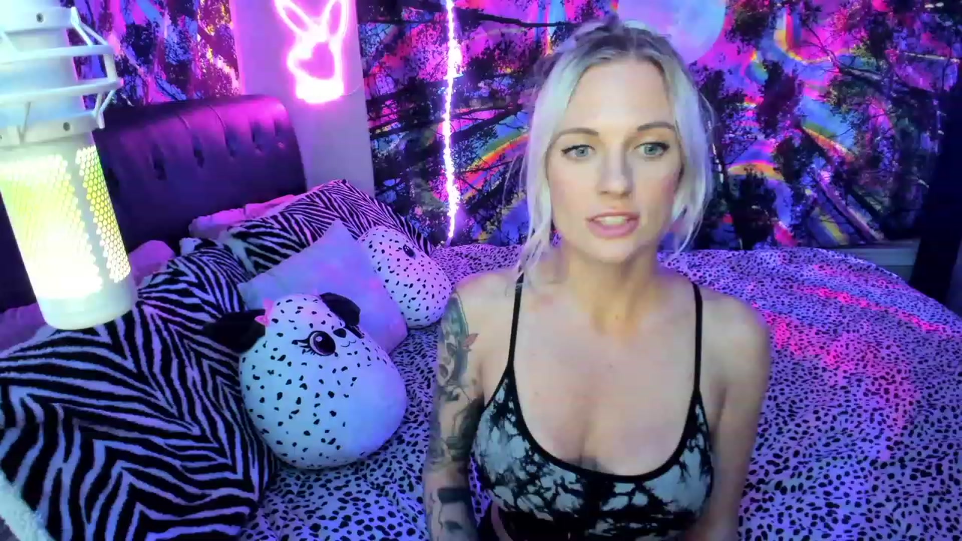Gallery image thumbnail from Xo_belle's myfreecams stream on, 06/21/2023, 06:38 image 16 of 20