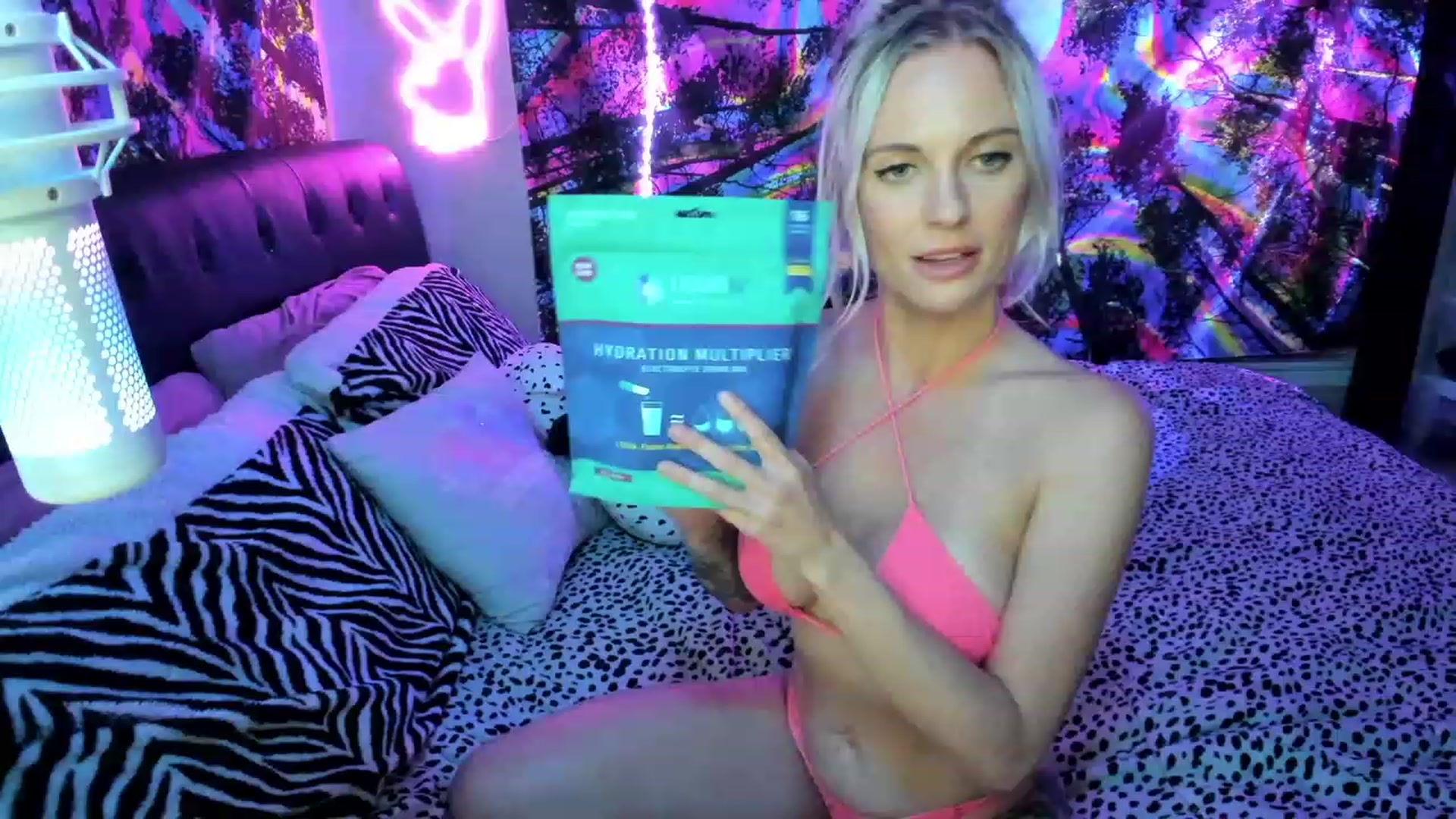 Gallery image thumbnail from Xo_belle's myfreecams stream on, 06/21/2023, 10:12 image 5 of 20