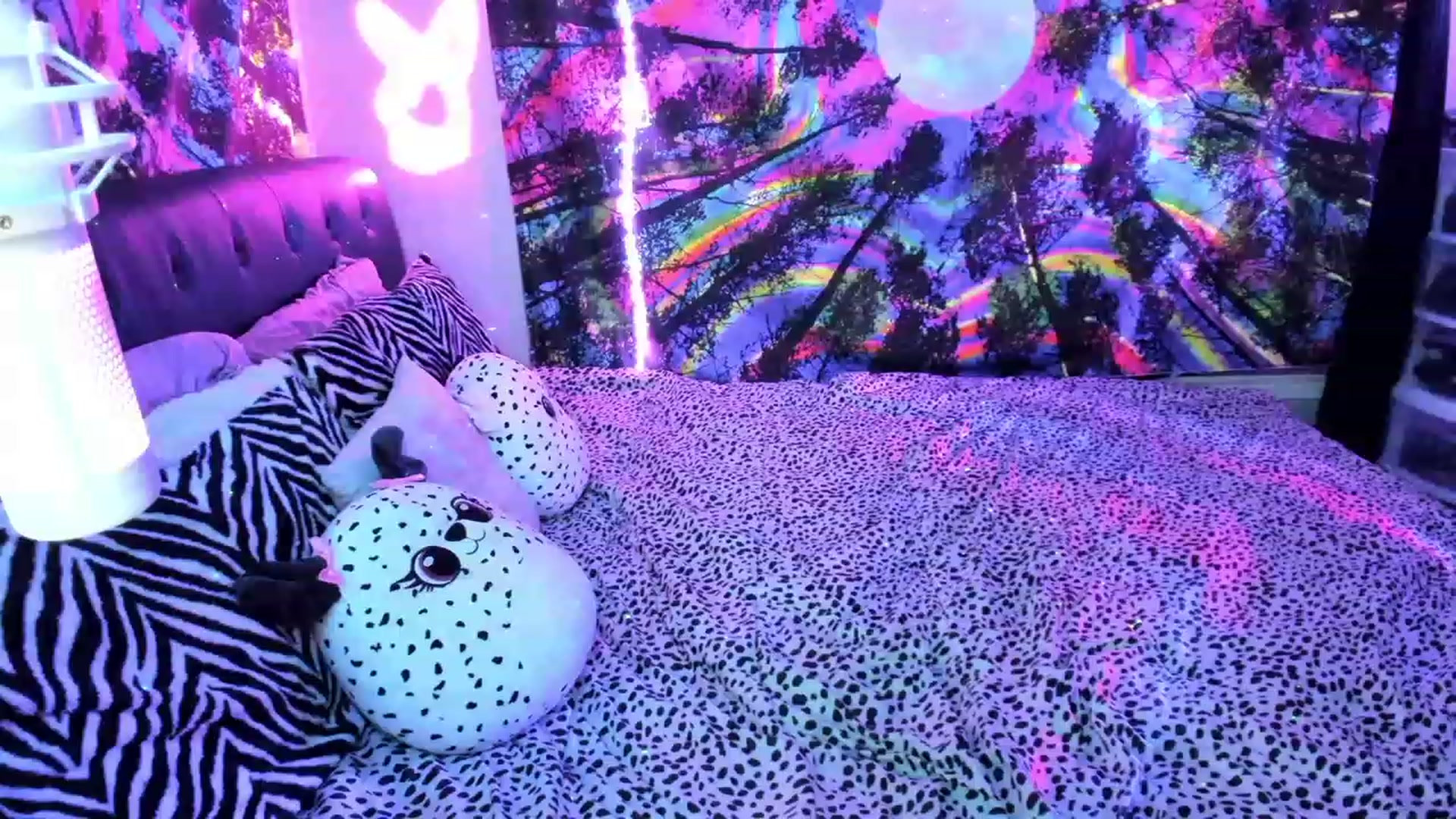 Gallery image thumbnail from Xo_belle's myfreecams stream on, 06/22/2023, 08:27 image 19 of 20