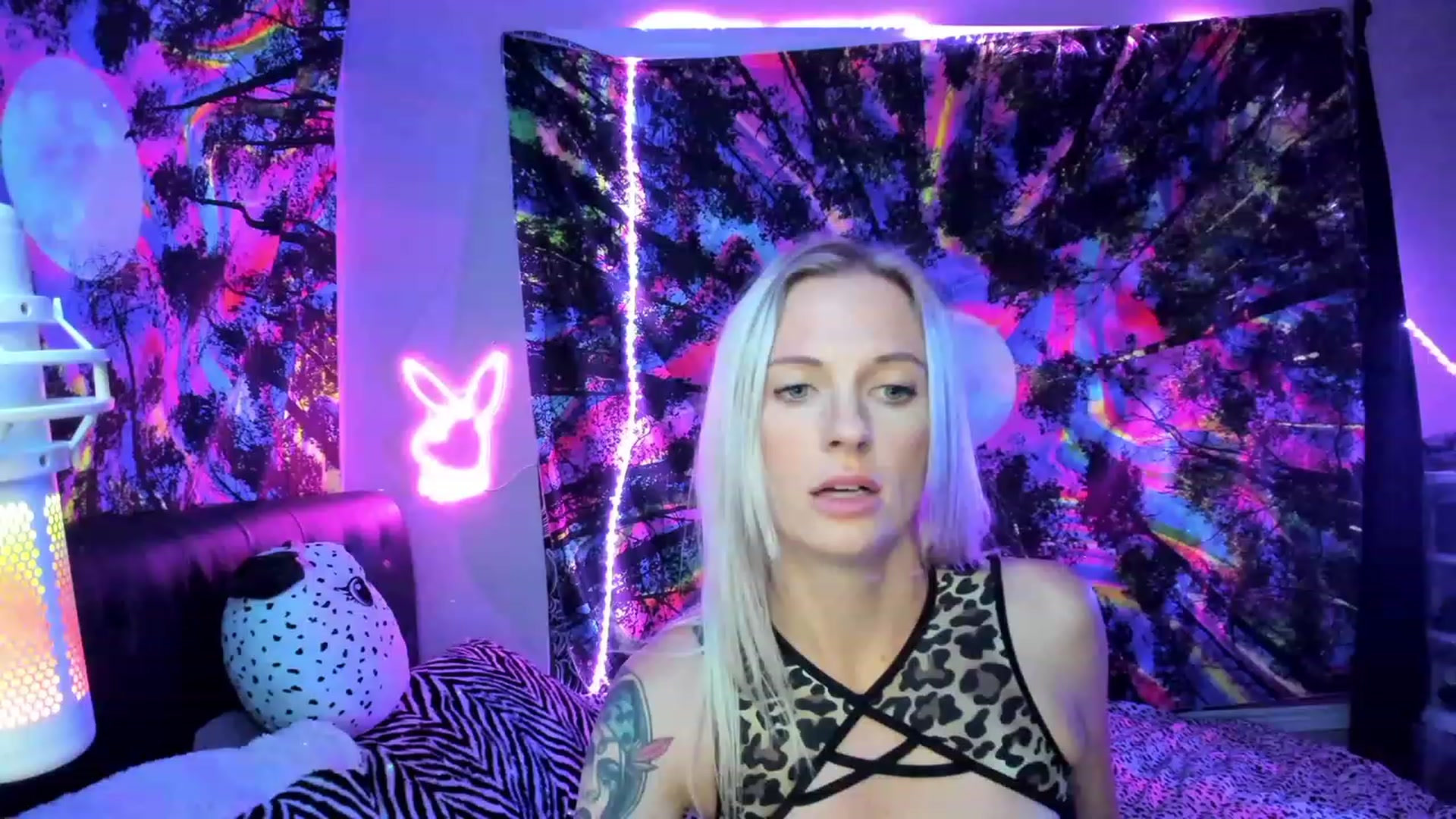 Gallery image thumbnail from Xo_belle's myfreecams stream on, 06/23/2023, 06:06 image 7 of 20