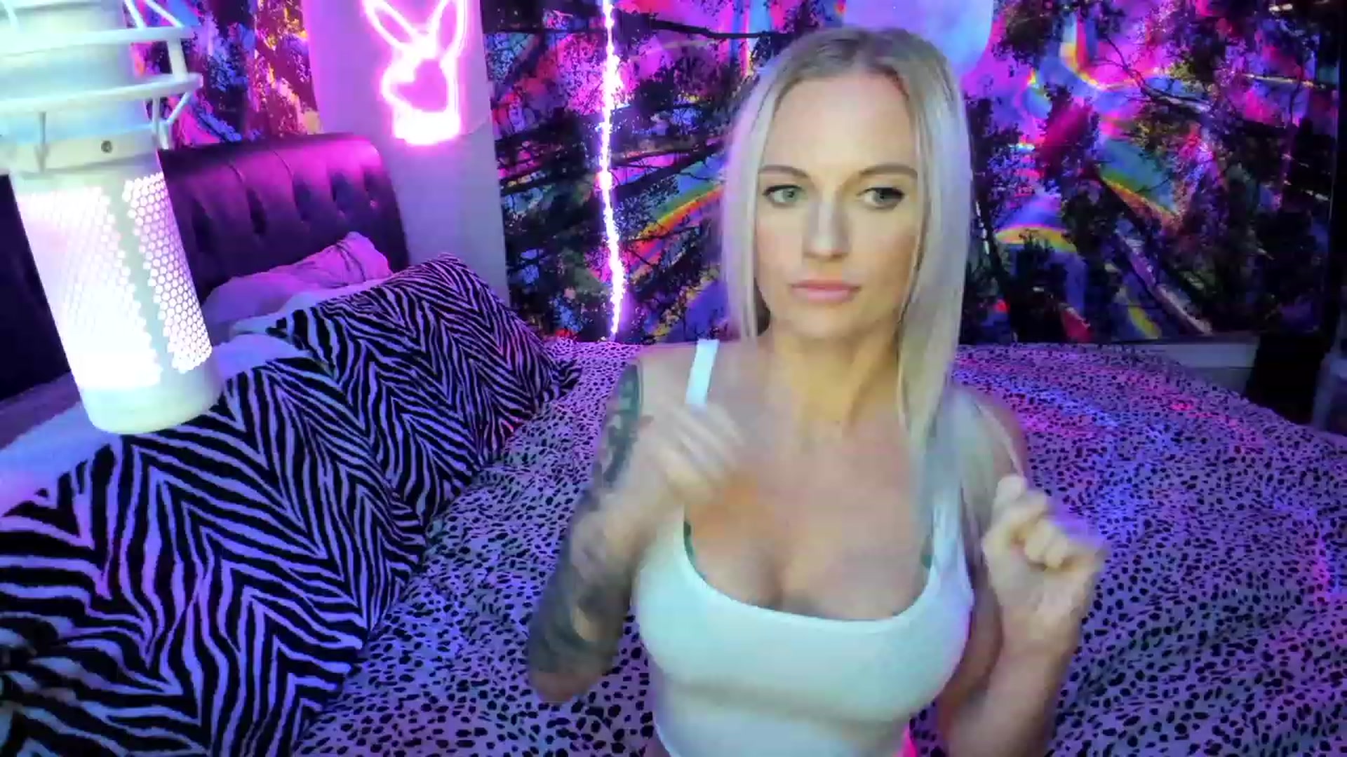 Gallery image thumbnail from Xo_belle's myfreecams stream on, 06/24/2023, 05:43 image 5 of 20