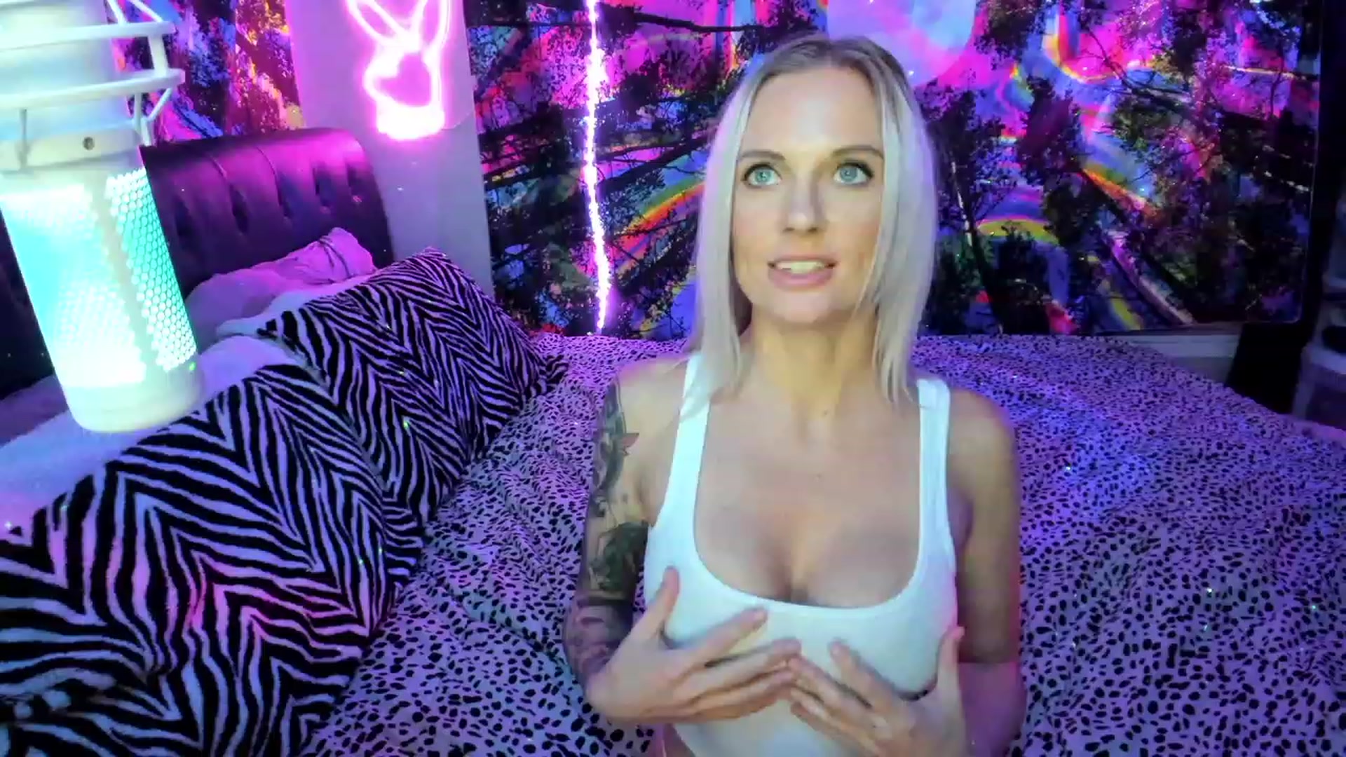 Gallery image thumbnail from Xo_belle's myfreecams stream on, 06/24/2023, 05:43 image 13 of 20