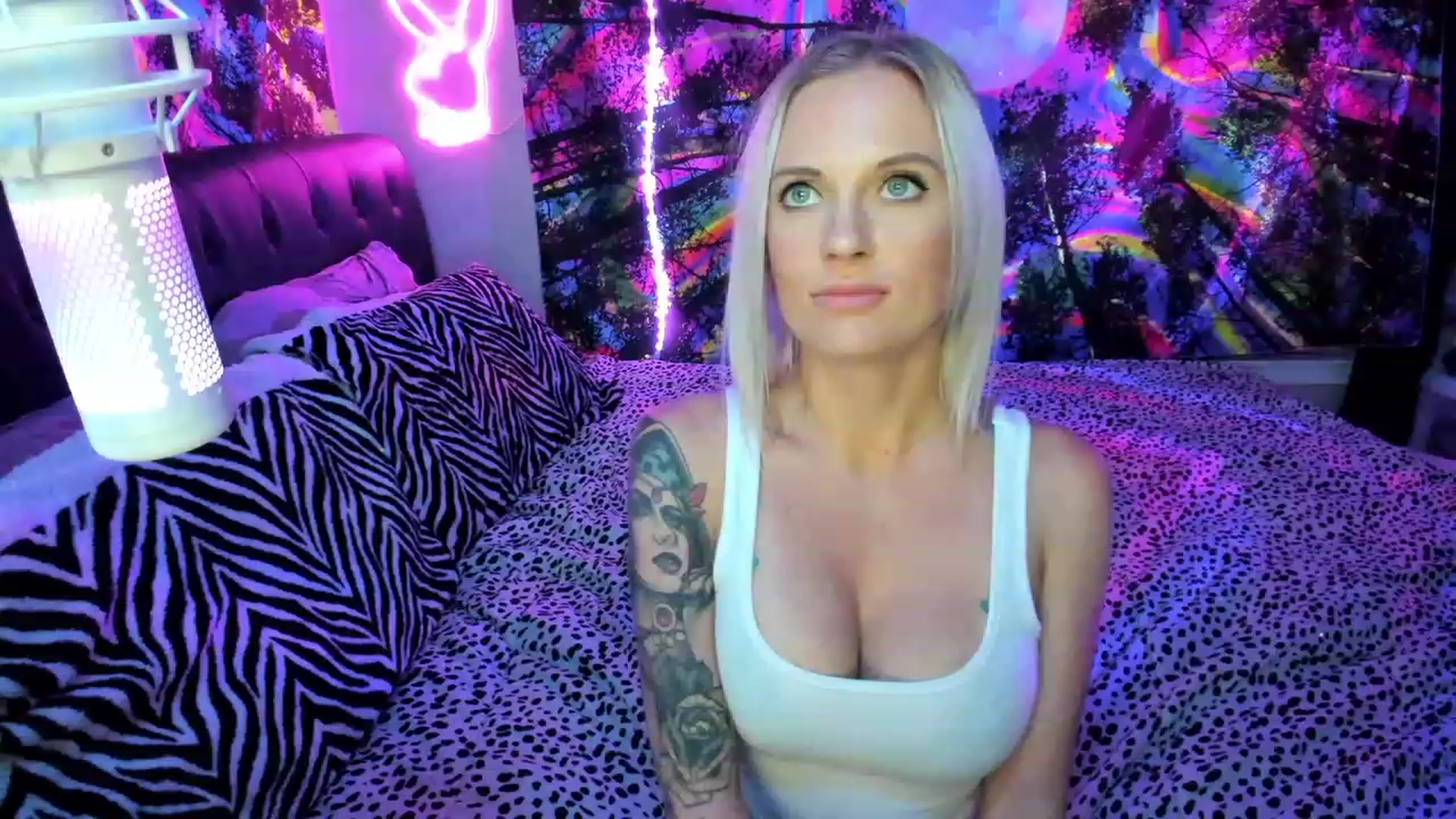 Gallery image thumbnail from Xo_belle's myfreecams stream on, 06/24/2023, 05:43 image 8 of 20
