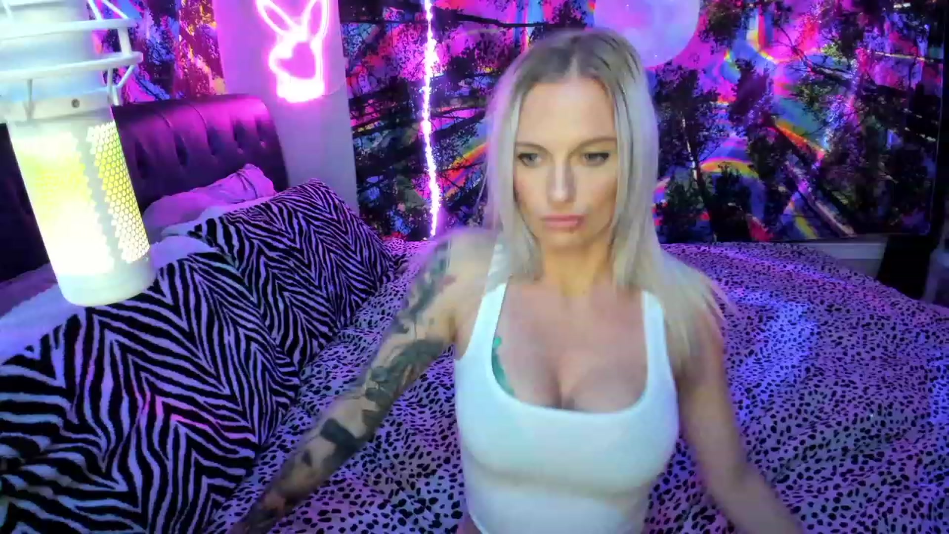 Gallery image thumbnail from Xo_belle's myfreecams stream on, 06/24/2023, 05:43 image 6 of 20