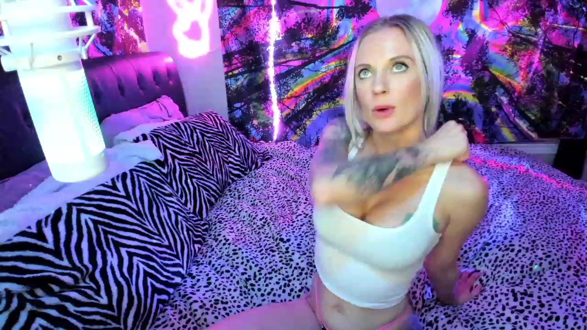 Gallery image thumbnail from Xo_belle's myfreecams stream on, 06/24/2023, 06:01 image 18 of 20