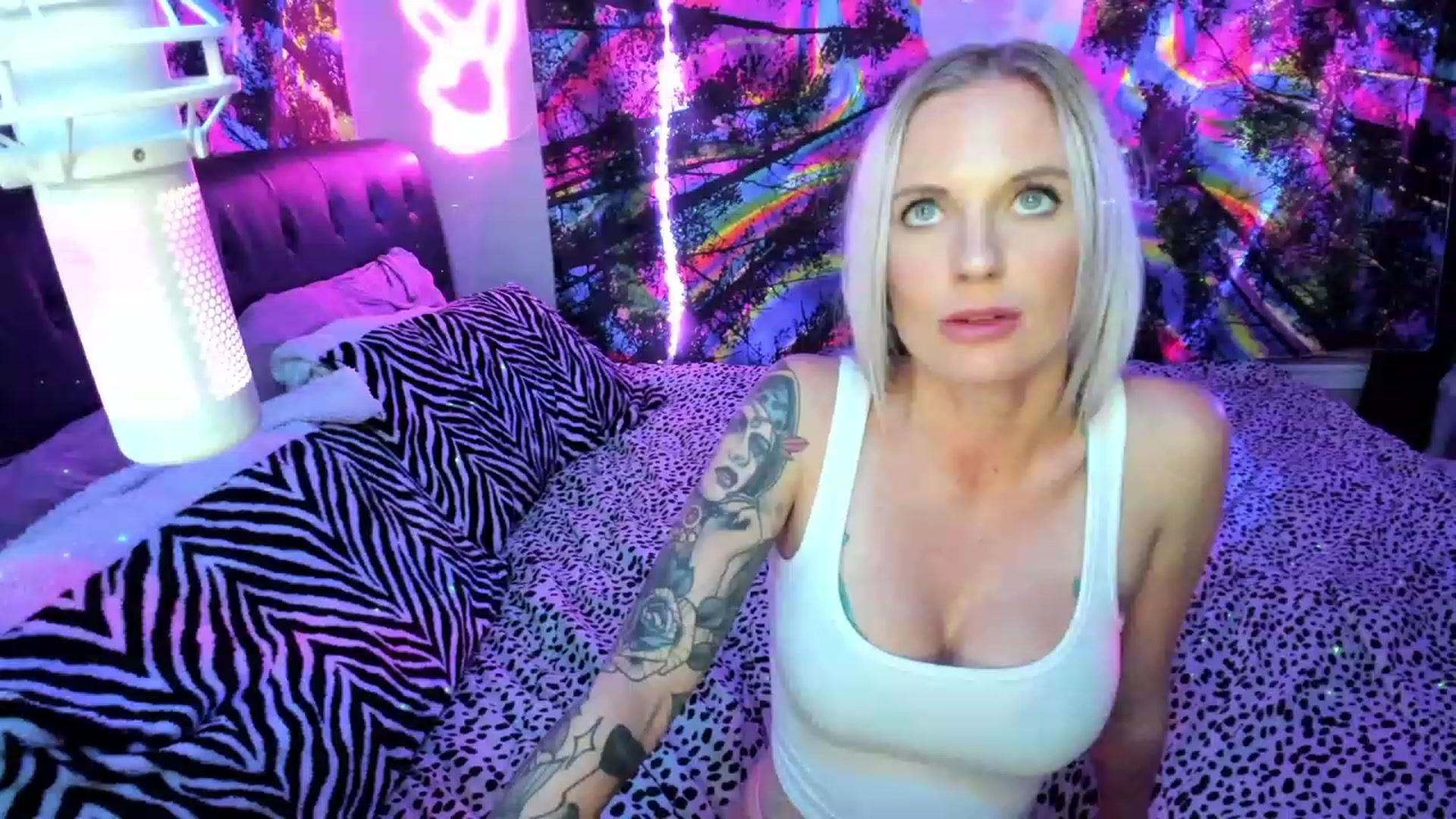 Gallery image thumbnail from Xo_belle's myfreecams stream on, 06/24/2023, 08:42 image 1 of 20