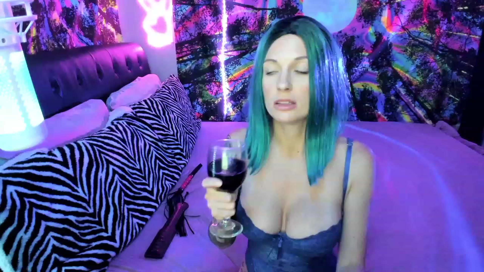 Gallery image thumbnail from Xo_belle's myfreecams stream on, 06/26/2023, 05:15 image 8 of 20