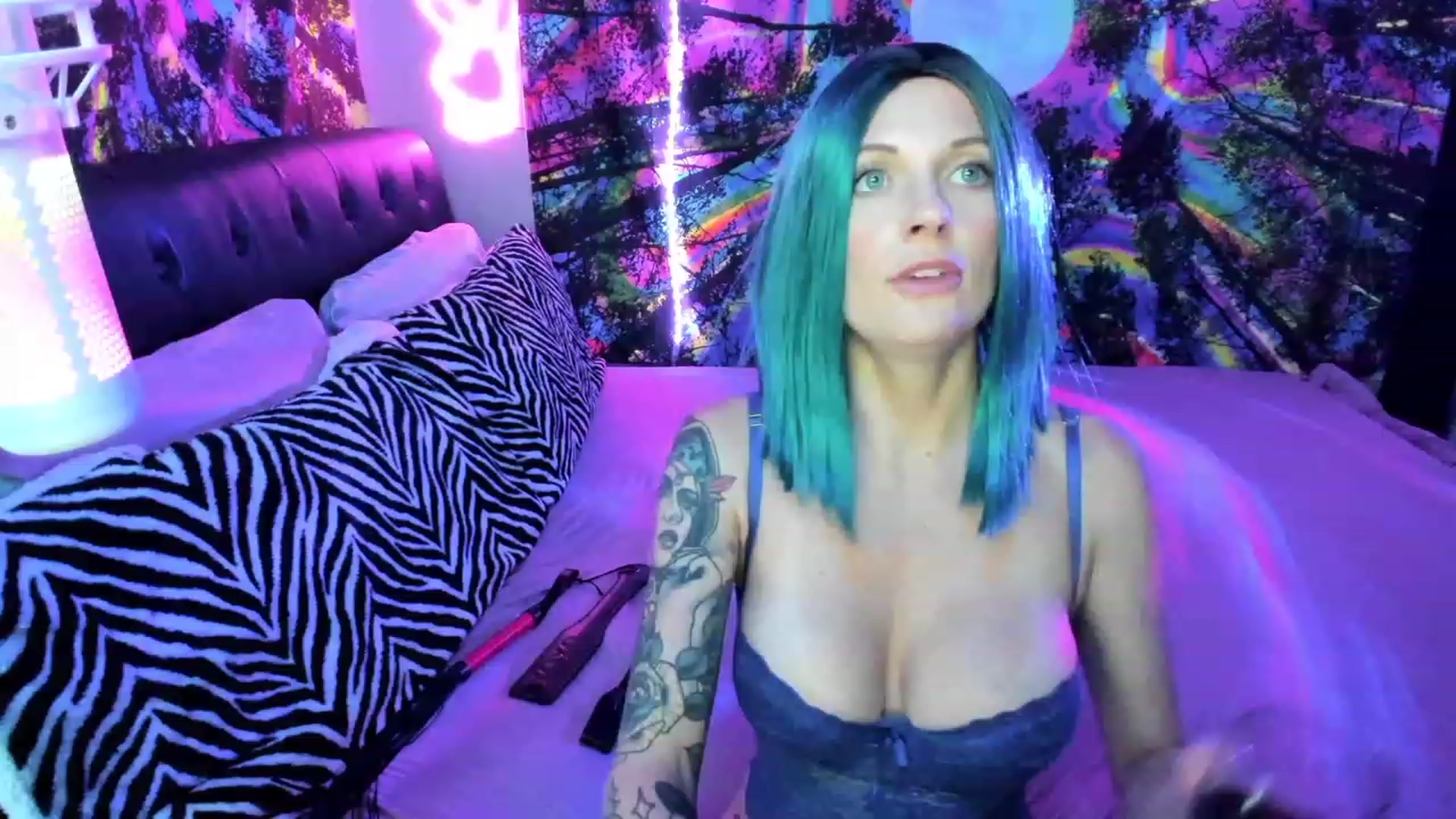 Gallery image thumbnail from Xo_belle's myfreecams stream on, 06/26/2023, 05:15 image 14 of 20