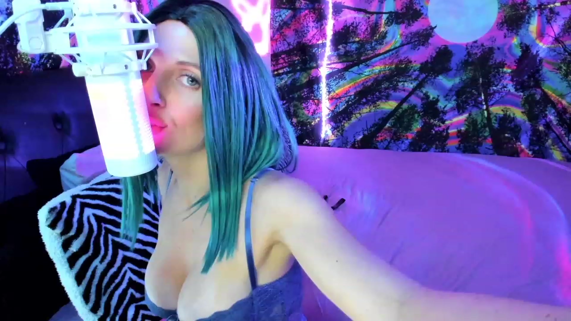 Gallery image thumbnail from Xo_belle's myfreecams stream on, 06/26/2023, 05:54 image 11 of 20