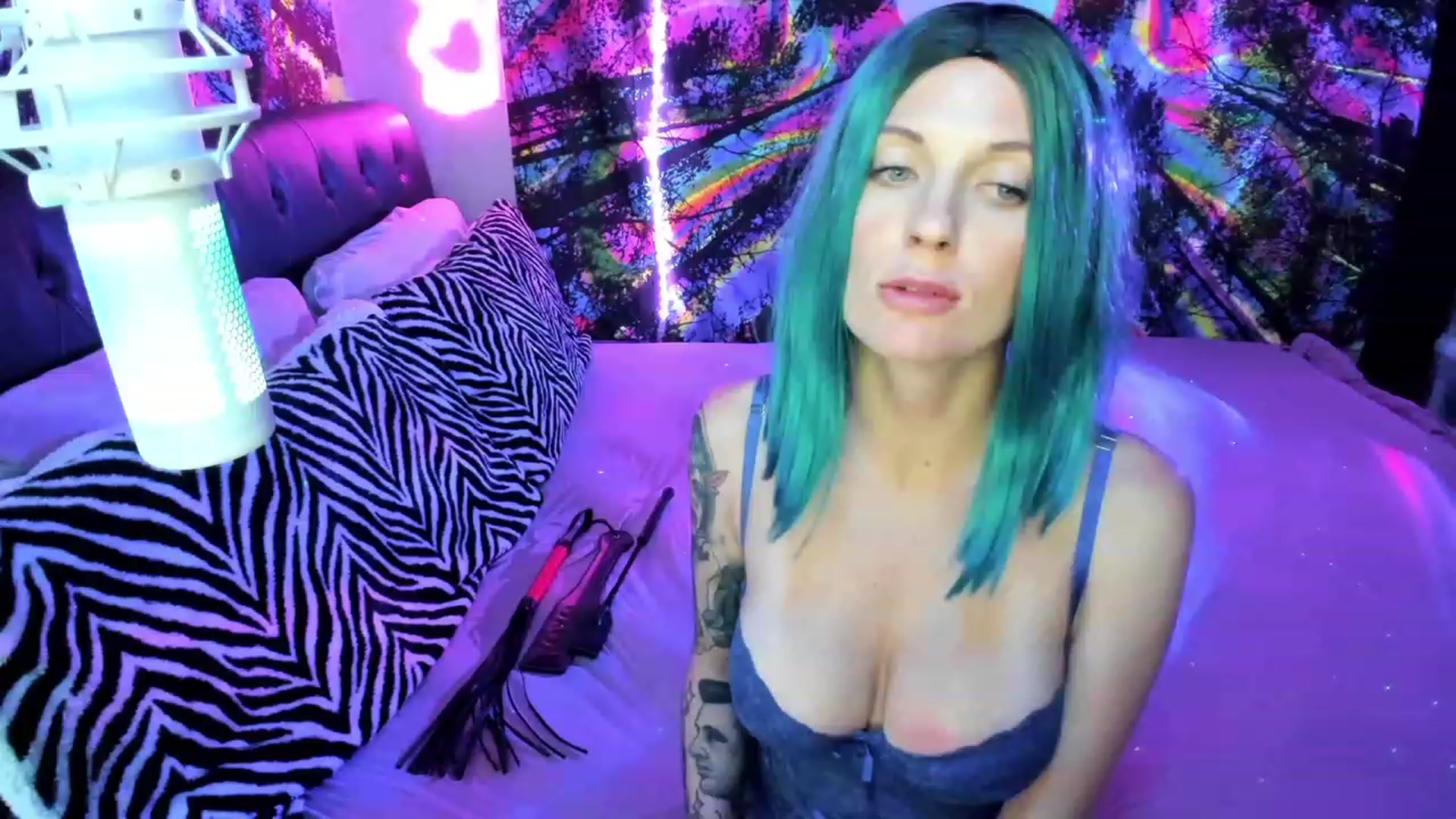 Gallery image thumbnail from Xo_belle's myfreecams stream on, 06/26/2023, 11:32 image 1 of 20