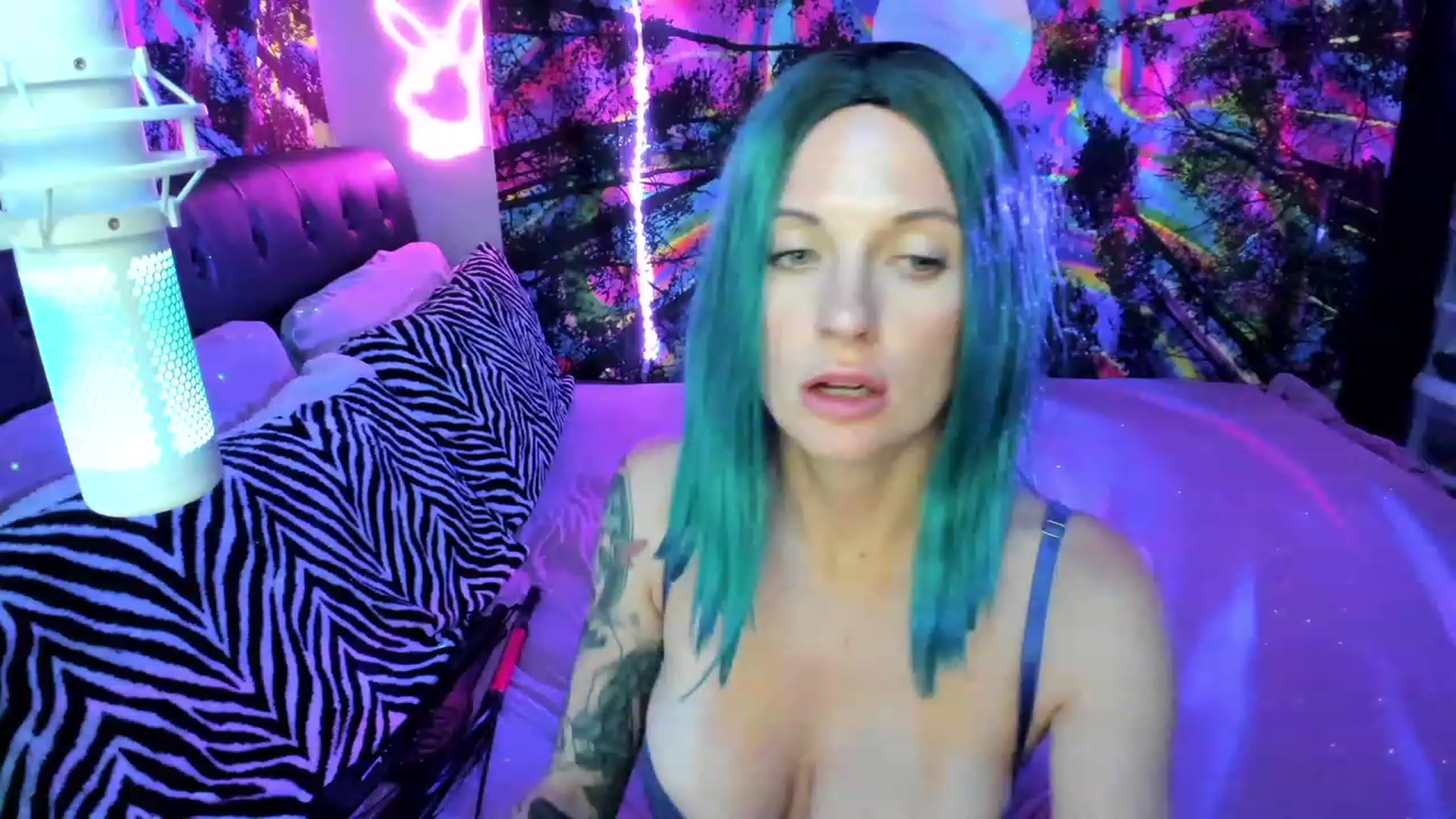 Gallery image thumbnail from Xo_belle's myfreecams stream on, 06/26/2023, 12:03 image 16 of 20