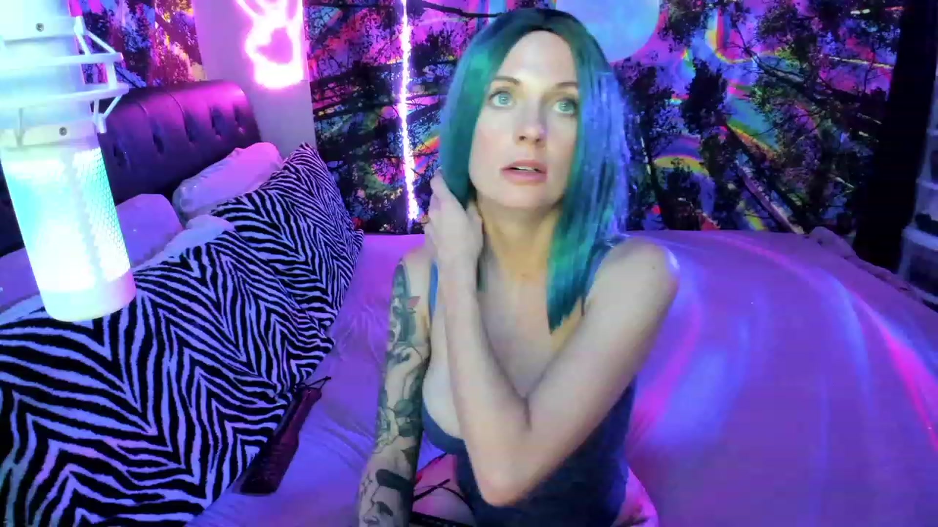 Gallery image thumbnail from Xo_belle's myfreecams stream on, 06/26/2023, 12:03 image 7 of 20