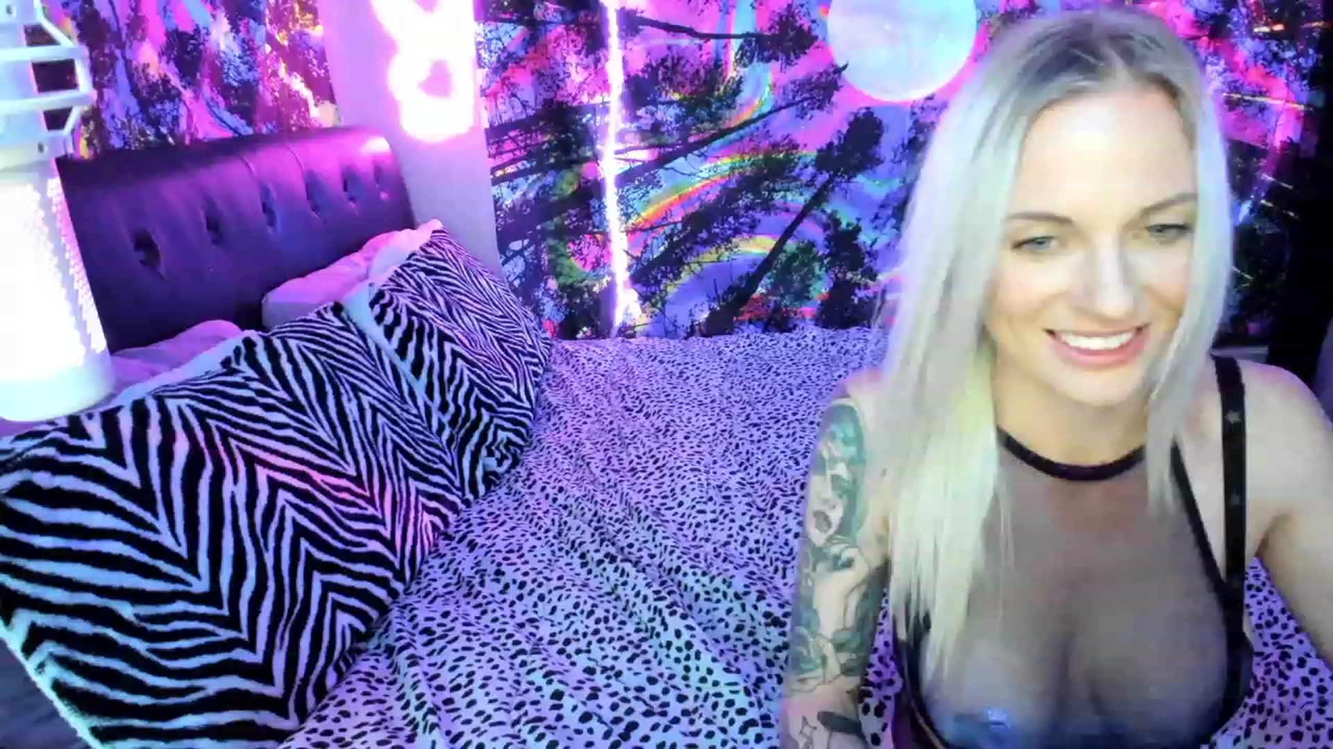 Gallery image thumbnail from Xo_belle's myfreecams stream on, 06/28/2023, 05:09 image 6 of 20