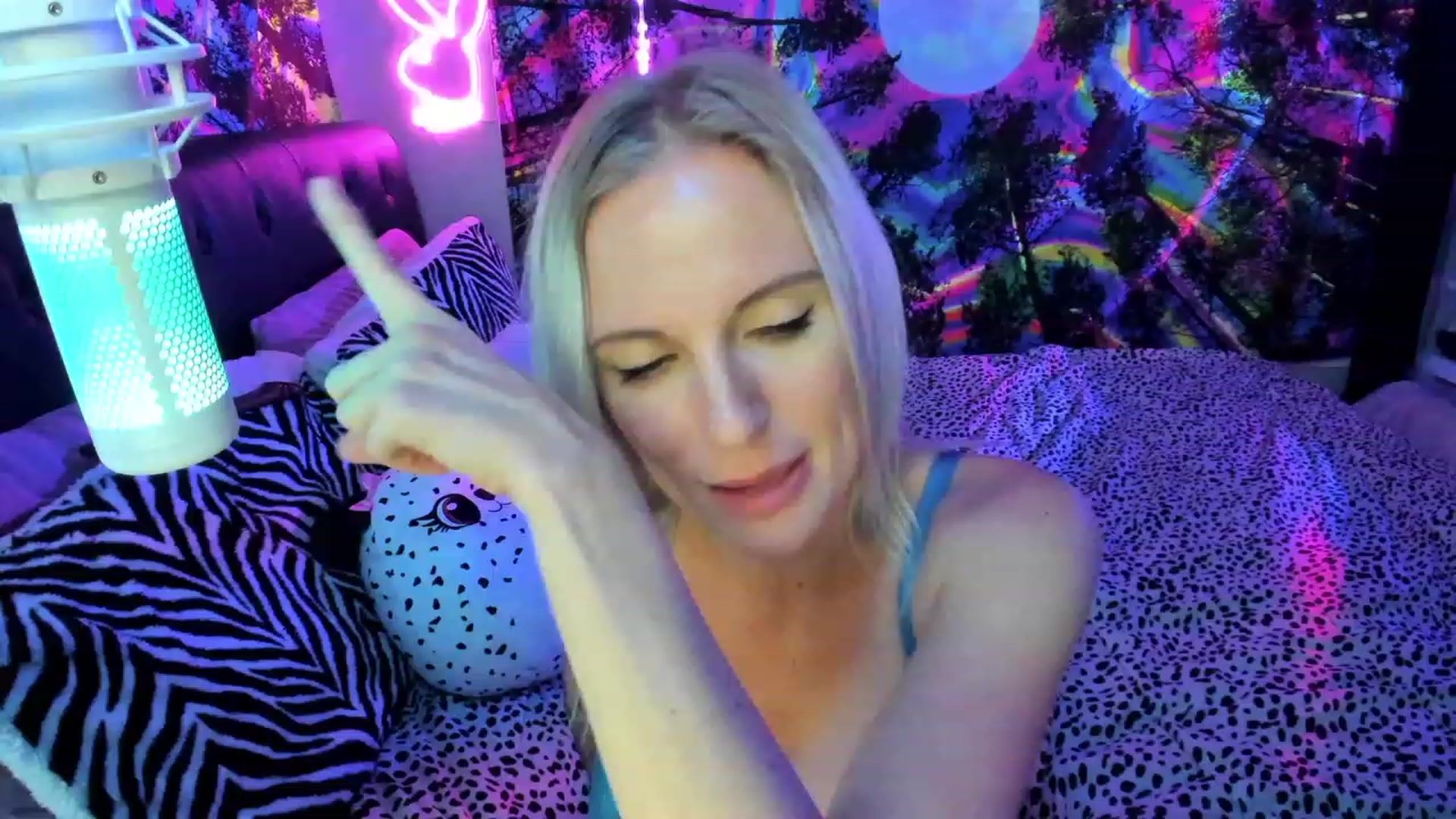 Gallery image thumbnail from Xo_belle's myfreecams stream on, 06/29/2023, 11:26 image 7 of 20