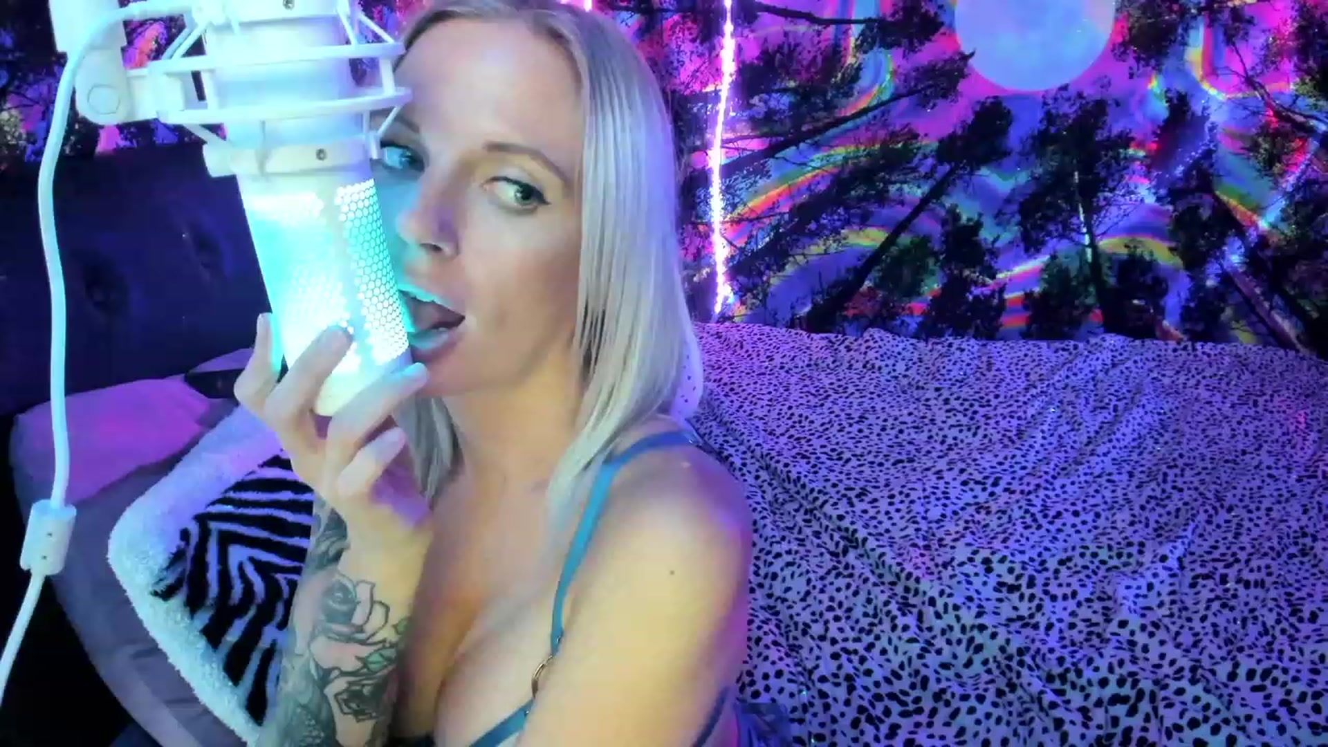 Gallery image thumbnail from Xo_belle's myfreecams stream on, 06/29/2023, 12:42 image 6 of 20