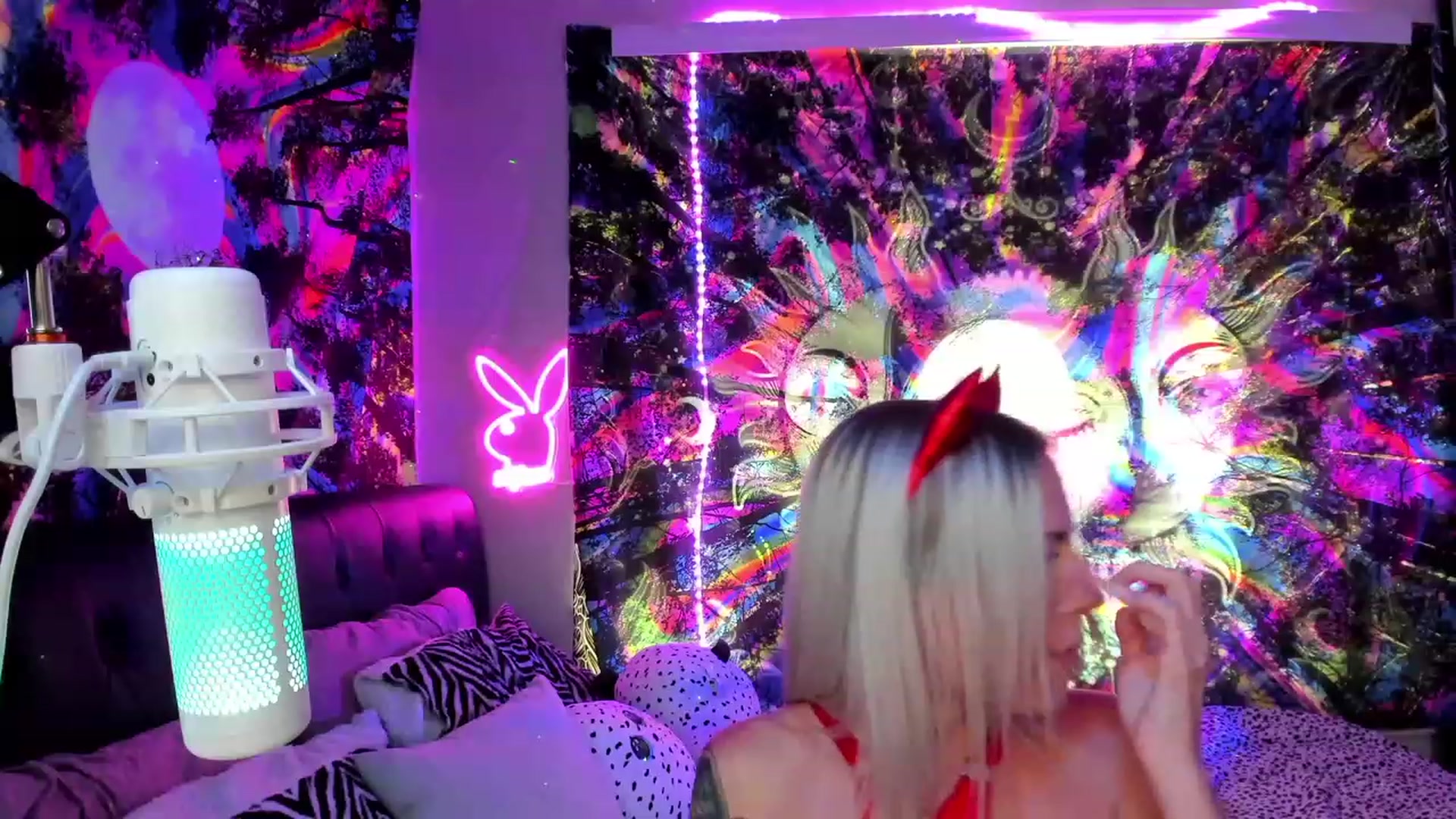 Gallery image thumbnail from Xo_belle's myfreecams stream on, 07/01/2023, 01:38 image 7 of 20