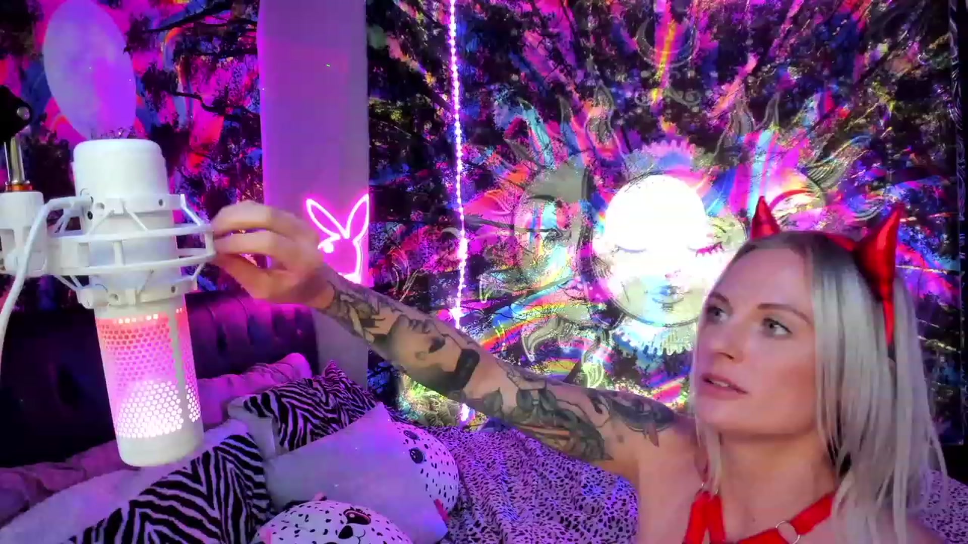 Gallery image thumbnail from Xo_belle's myfreecams stream on, 07/01/2023, 02:08 image 3 of 20