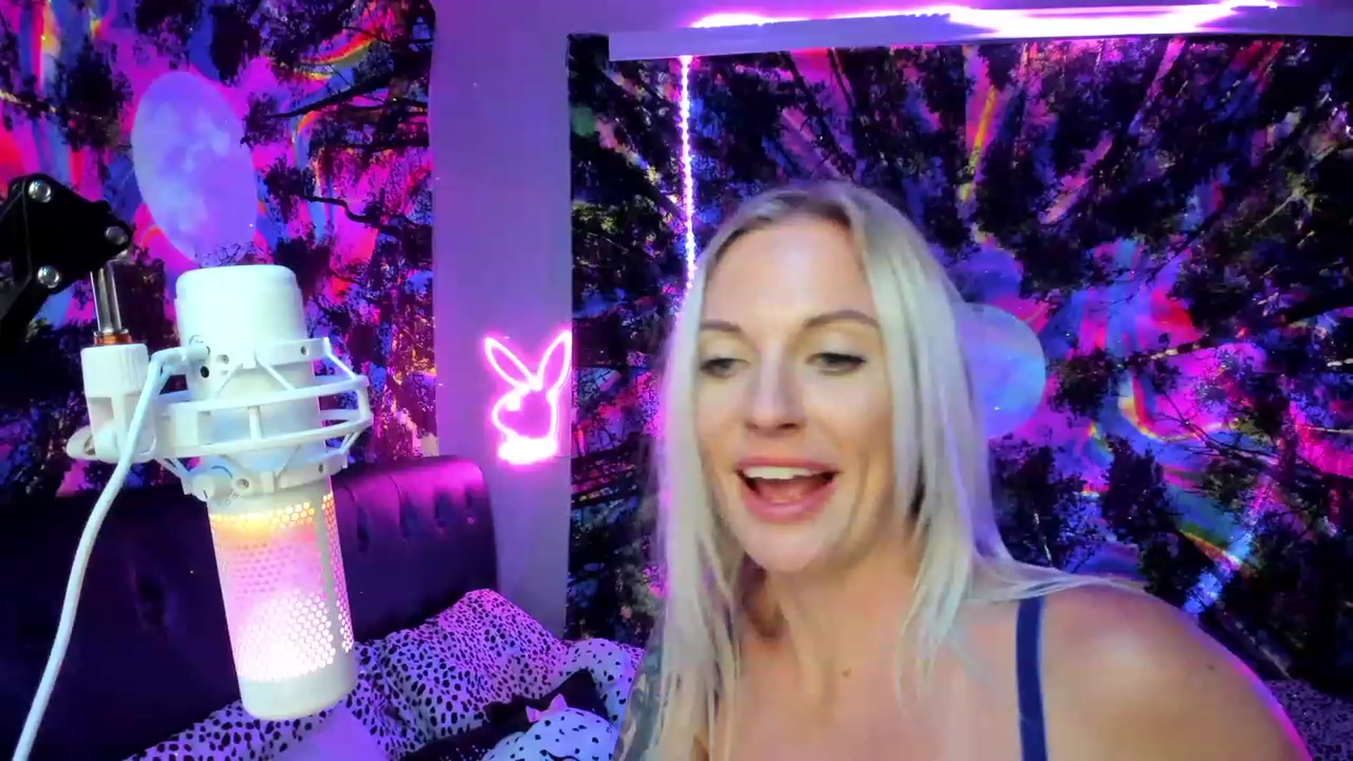 Gallery image thumbnail from Xo_belle's myfreecams stream on, 07/09/2023, 06:21 image 18 of 20