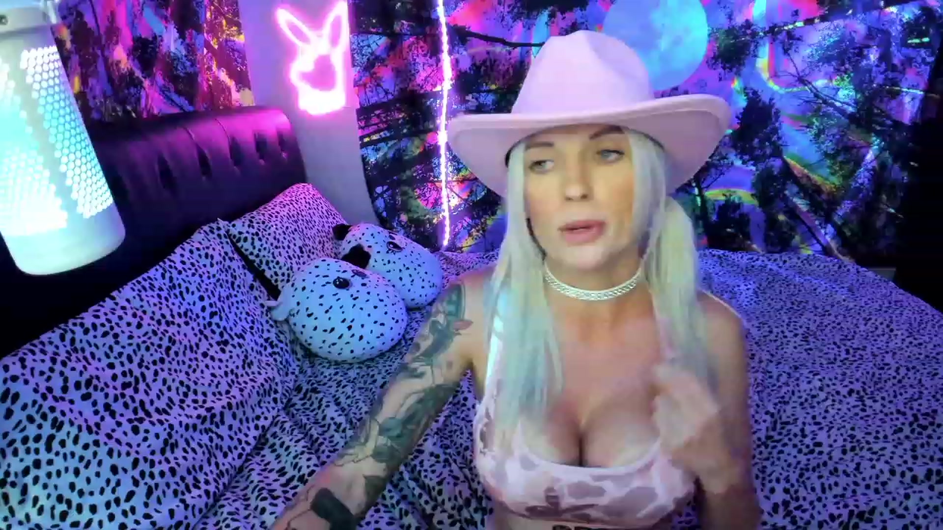 Gallery image thumbnail from Xo_belle's myfreecams stream on, 07/16/2023, 05:20 image 15 of 20