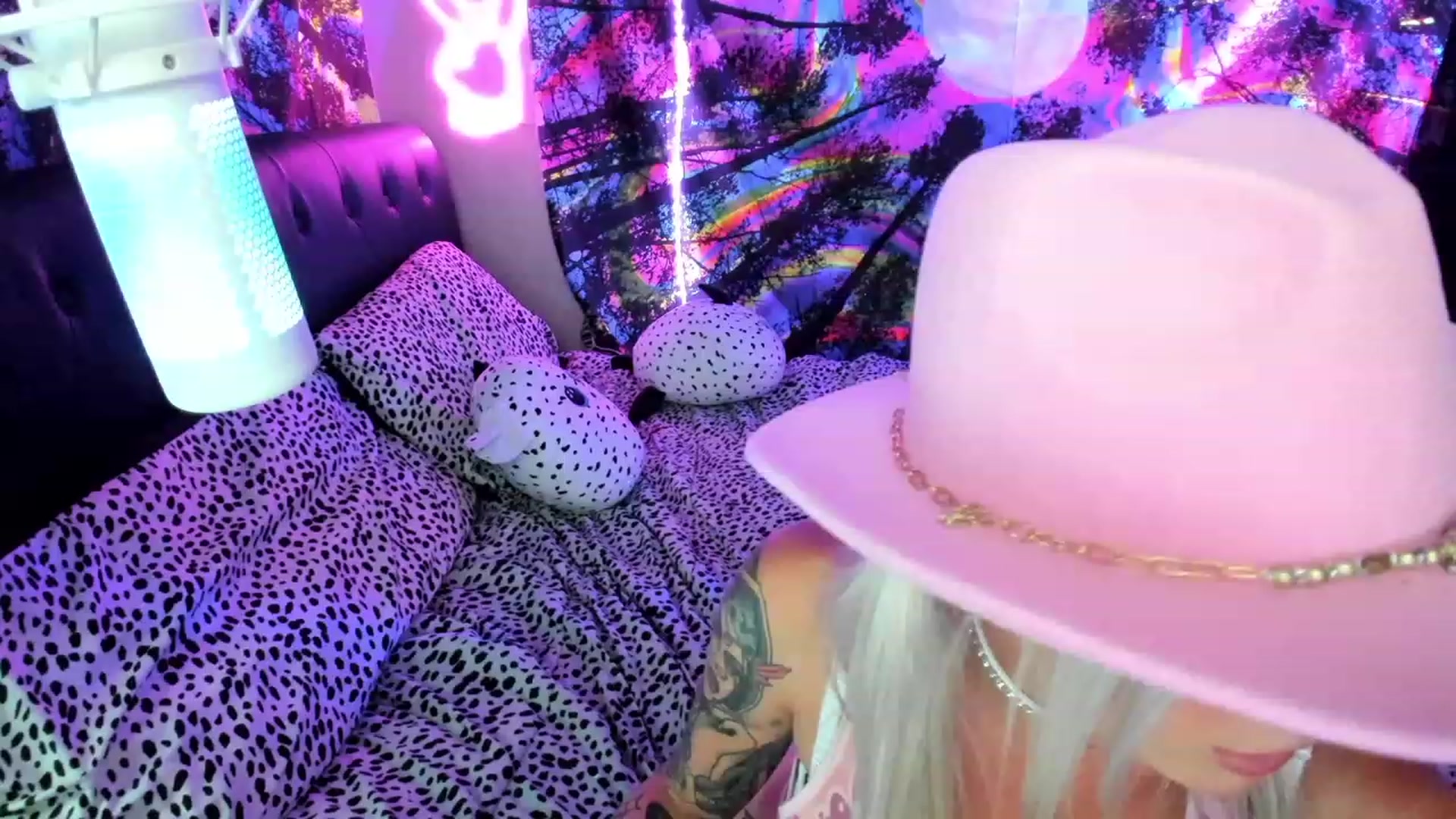 Gallery image thumbnail from Xo_belle's myfreecams stream on, 07/16/2023, 07:57 image 6 of 20