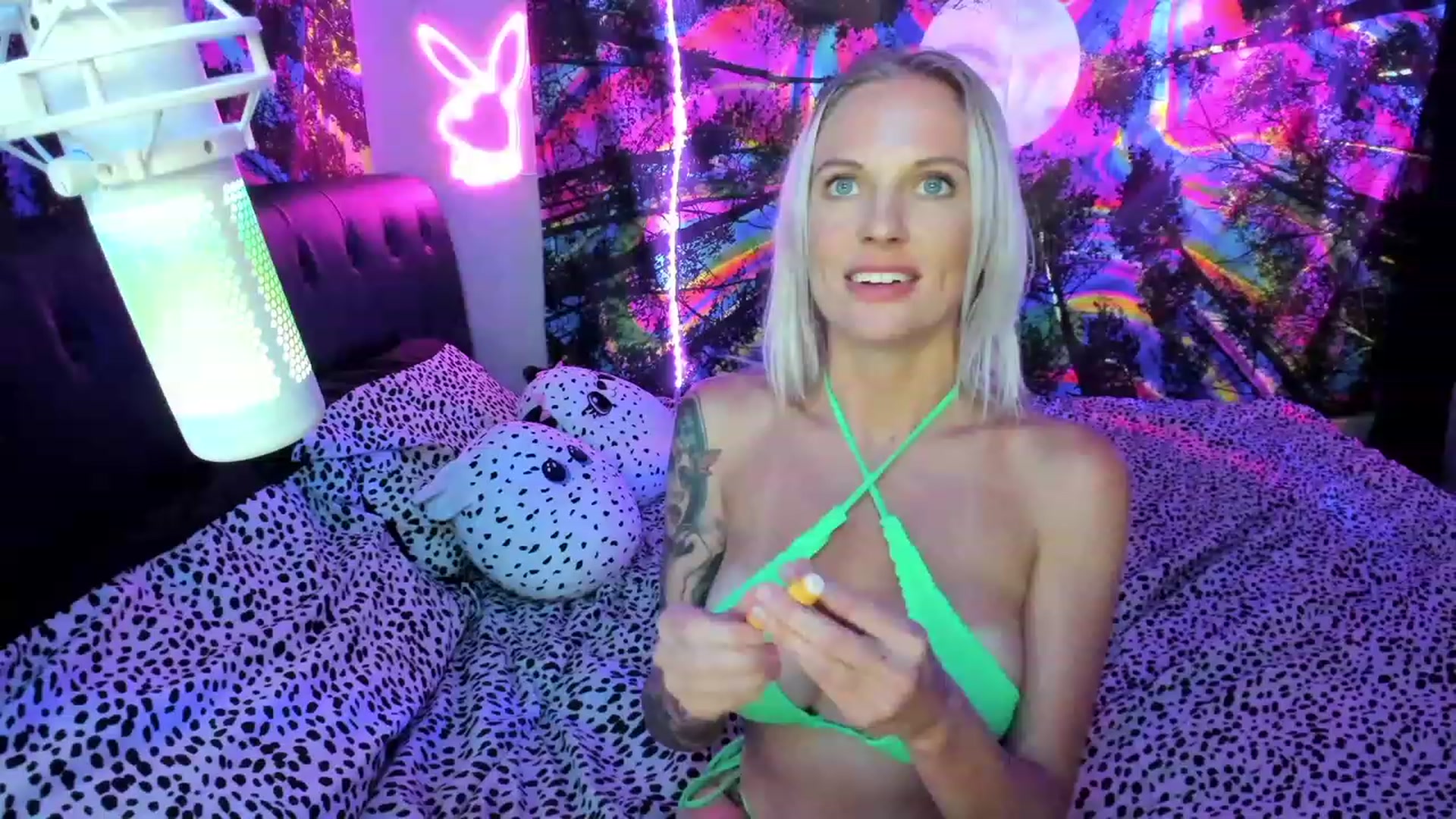 Gallery image thumbnail from Xo_belle's myfreecams stream on, 07/19/2023, 02:46 image 15 of 20