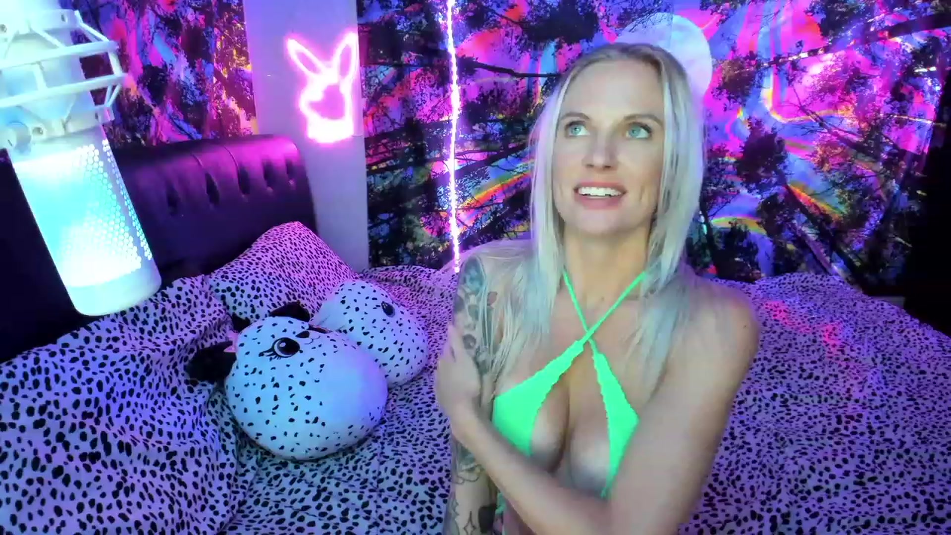 Gallery image thumbnail from Xo_belle's myfreecams stream on, 07/19/2023, 06:31 image 8 of 20