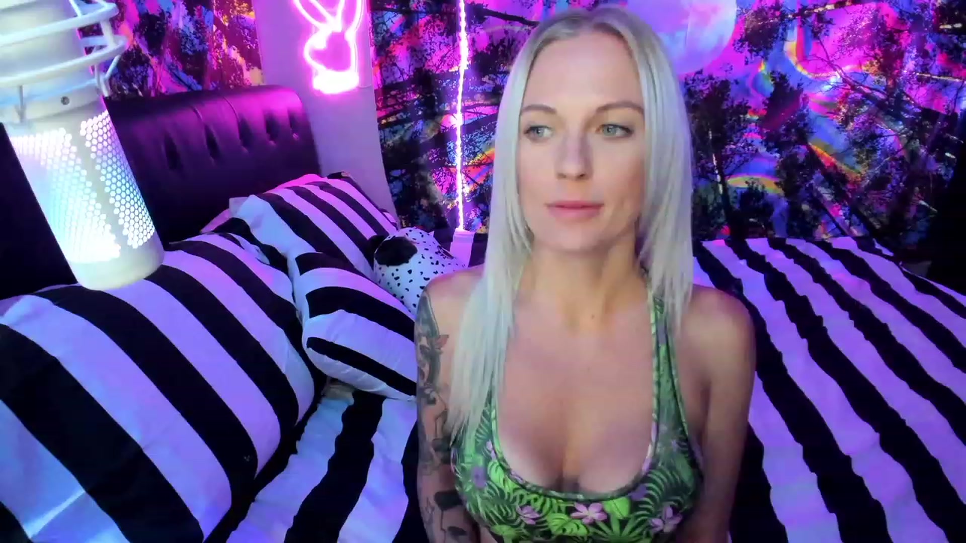 Gallery image thumbnail from Xo_belle's myfreecams stream on, 07/21/2023, 04:55 image 3 of 20