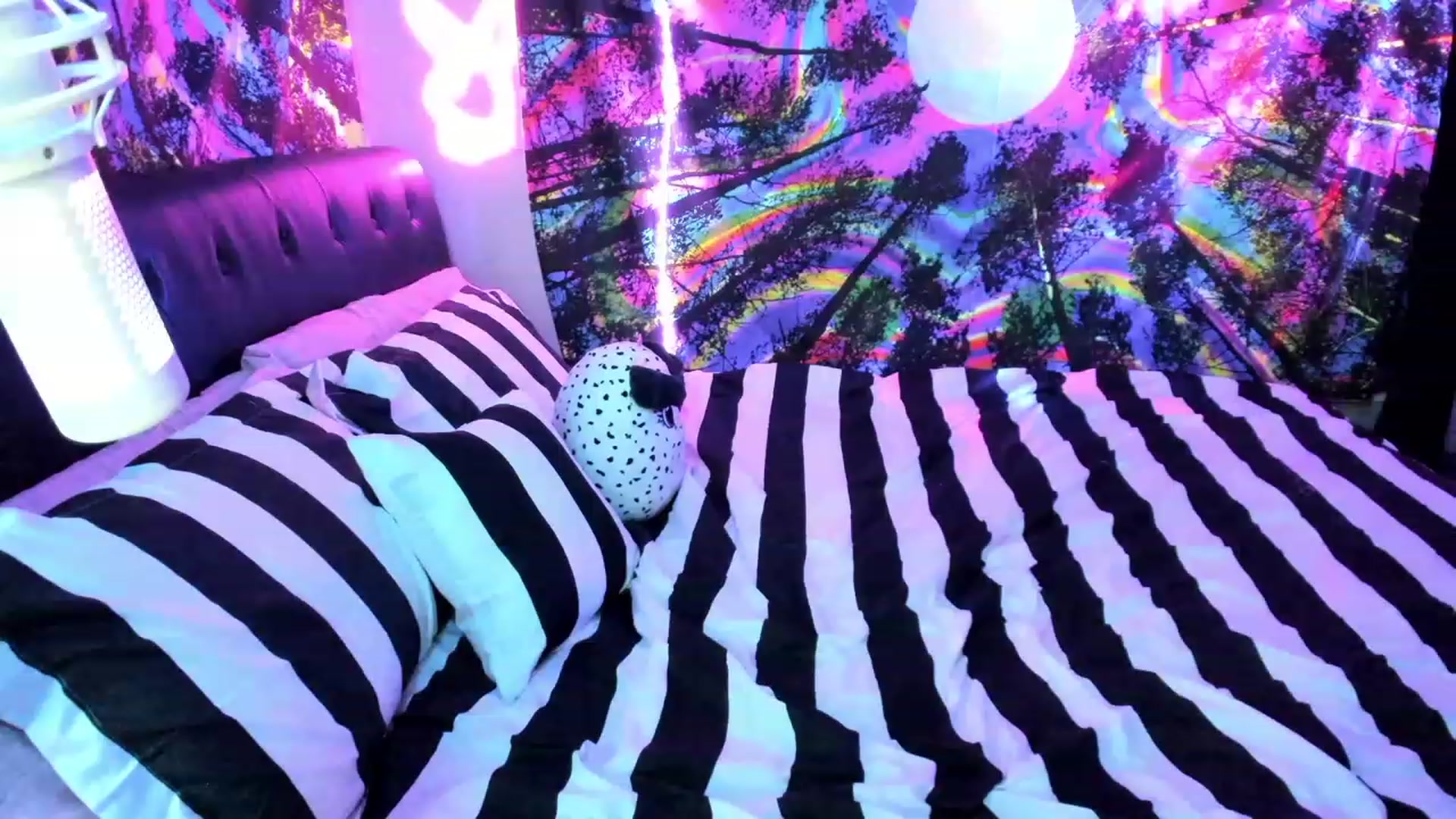 Gallery image thumbnail from Xo_belle's myfreecams stream on, 07/22/2023, 04:00 image 4 of 20