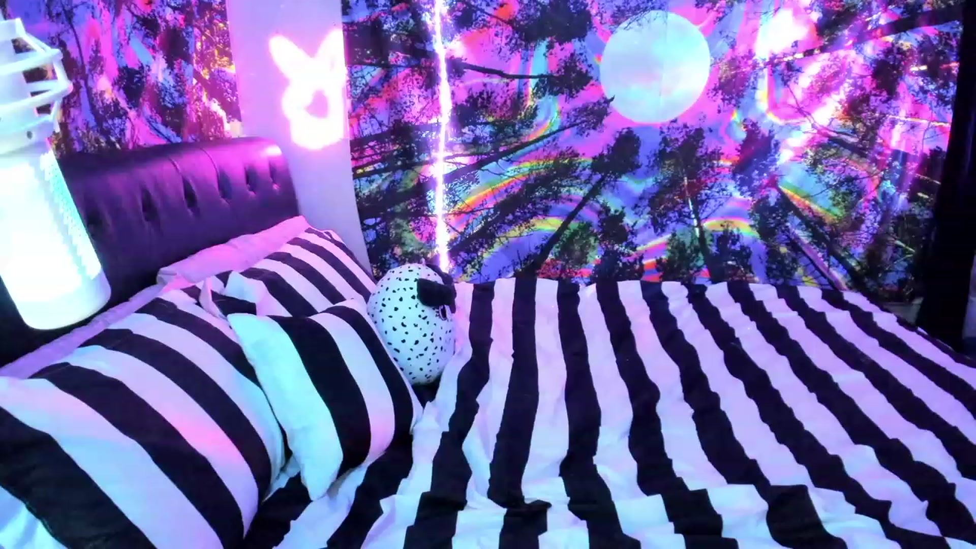 Gallery image thumbnail from Xo_belle's myfreecams stream on, 07/22/2023, 04:00 image 2 of 20