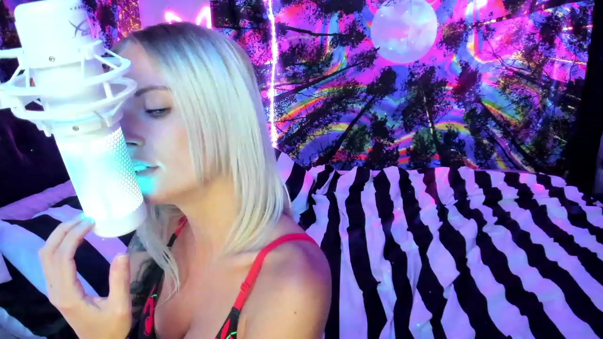 Gallery image thumbnail from Xo_belle's myfreecams stream on, 07/22/2023, 10:34 image 9 of 20