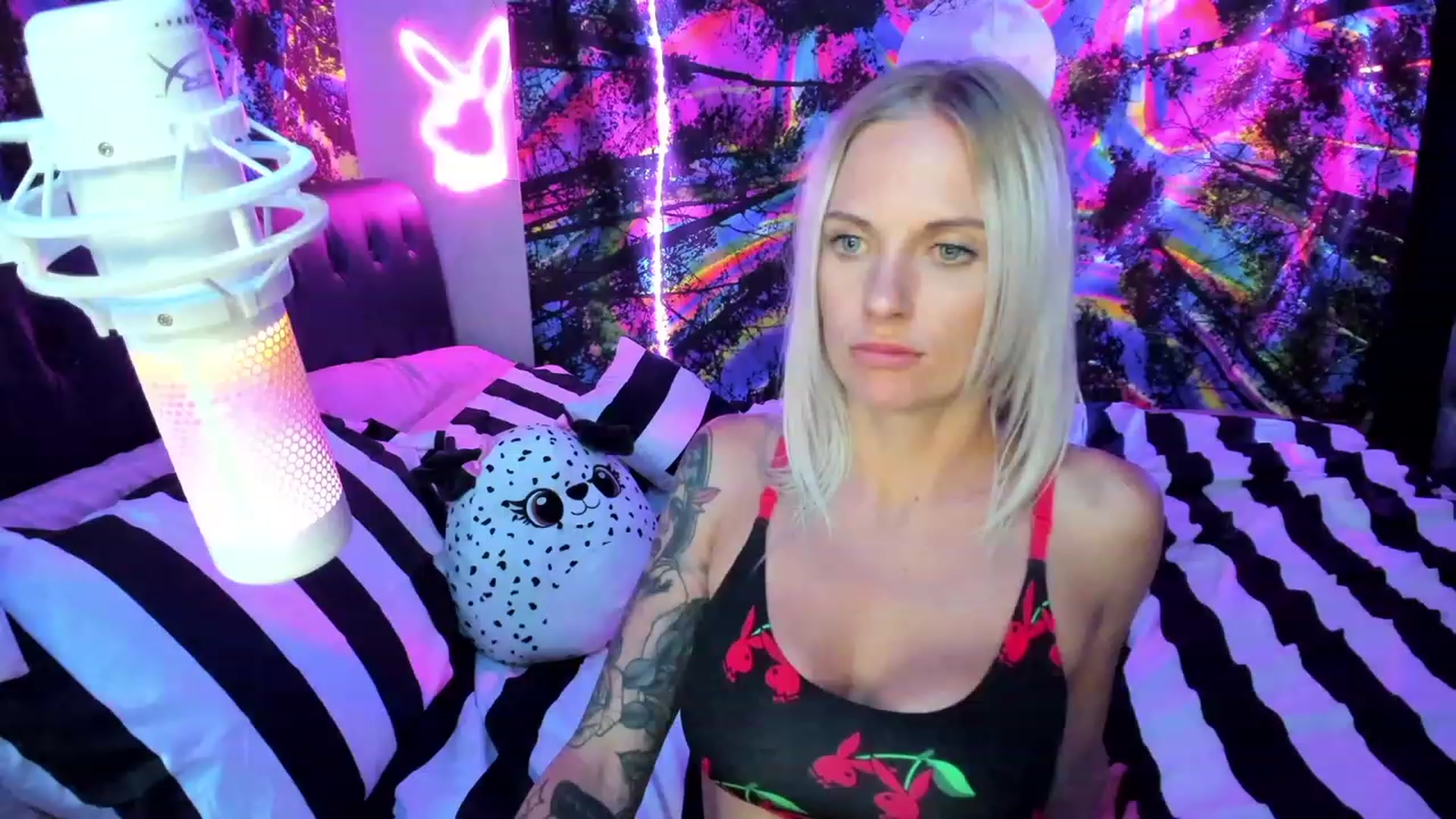 Gallery image thumbnail from Xo_belle's myfreecams stream on, 07/22/2023, 10:34 image 10 of 20