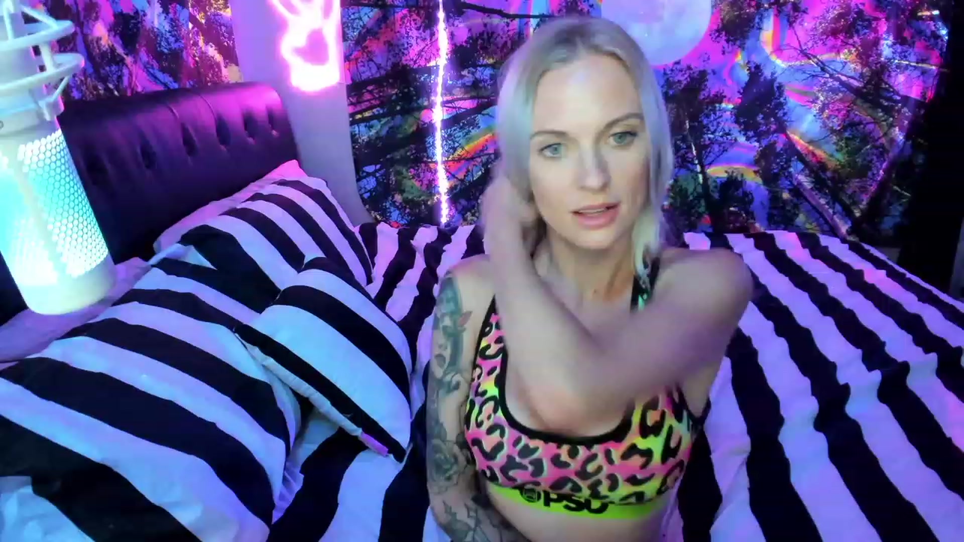 Gallery image thumbnail from Xo_belle's myfreecams stream on, 07/23/2023, 05:40 image 9 of 20